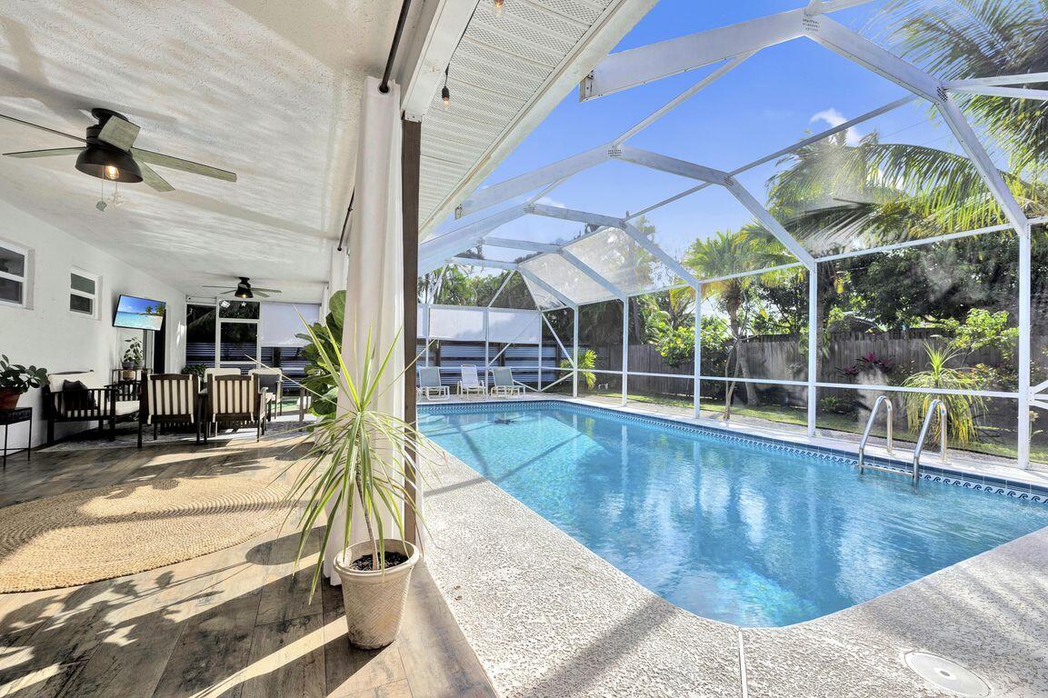 PALM LAKE PARK - Residential Lease