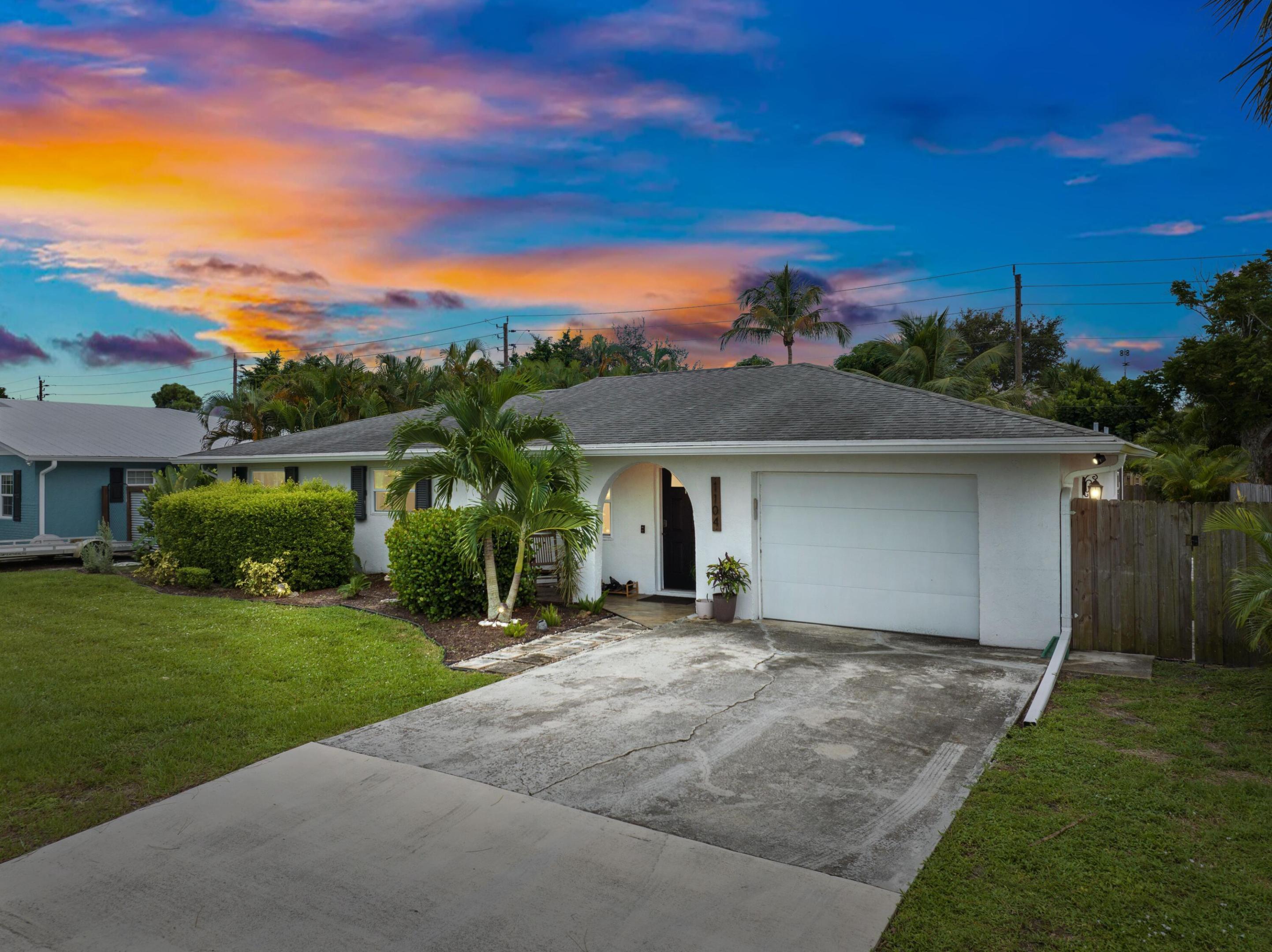 PALM LAKE PARK - Residential Lease
