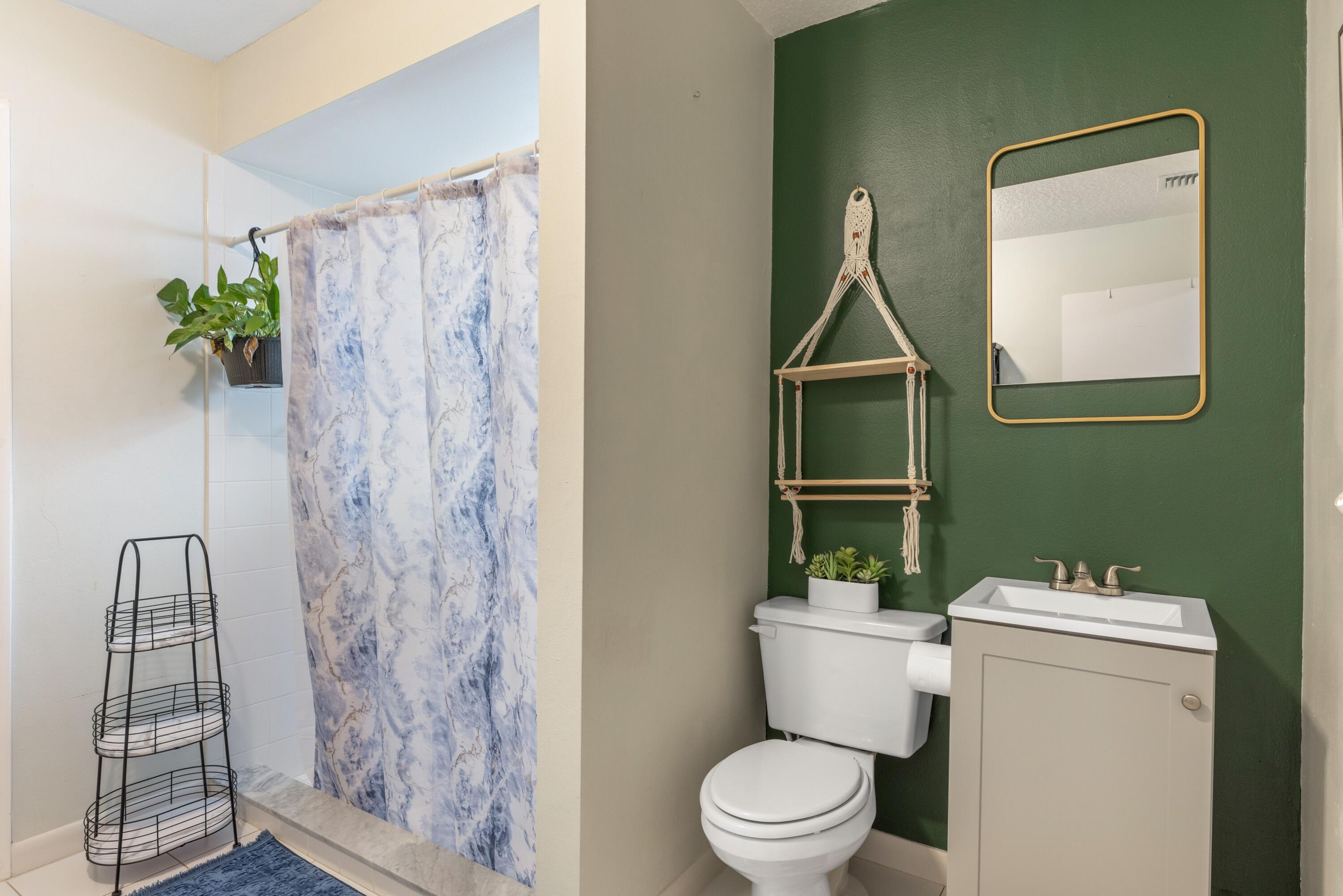 PALM LAKE PARK - Residential Lease