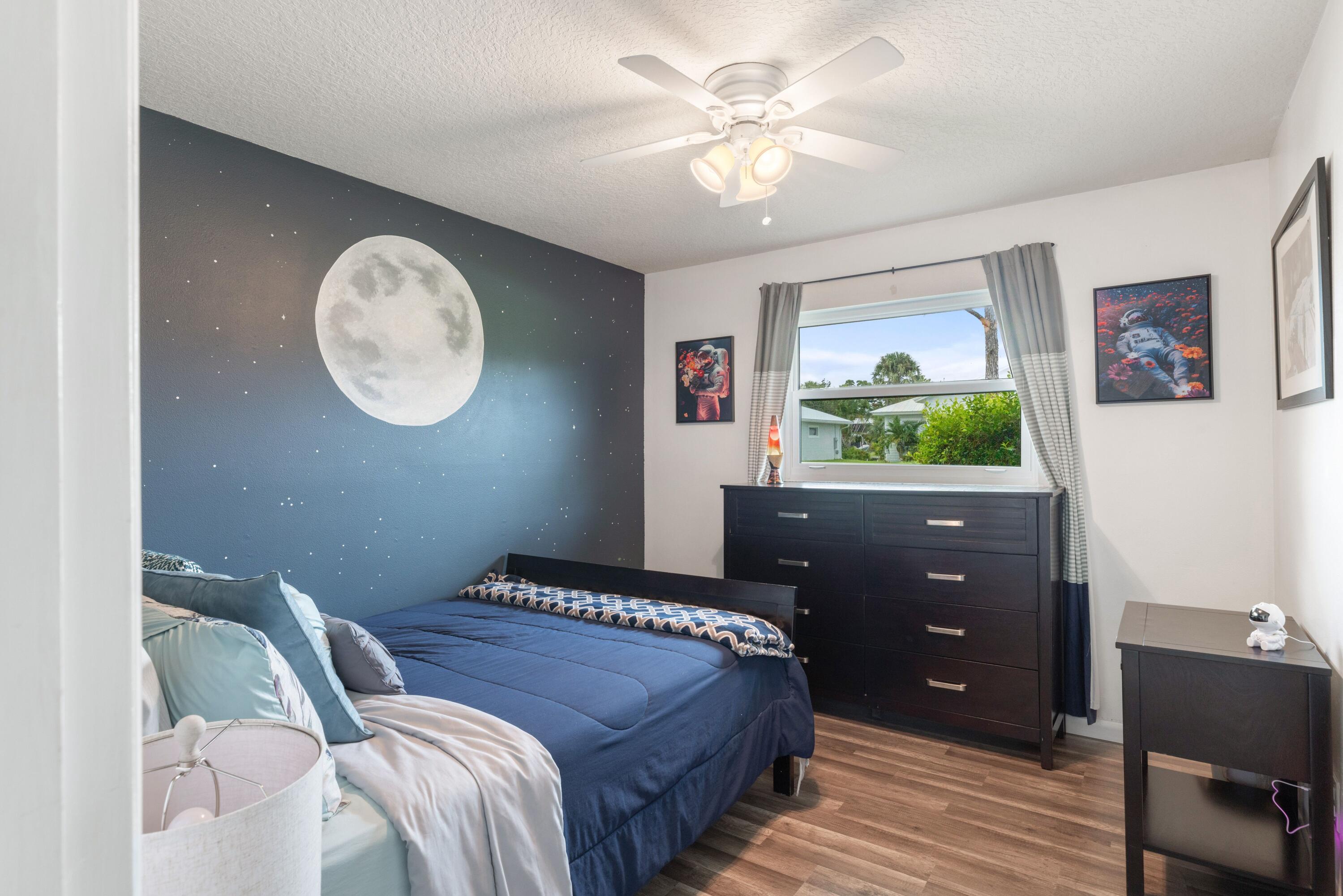 PALM LAKE PARK - Residential Lease