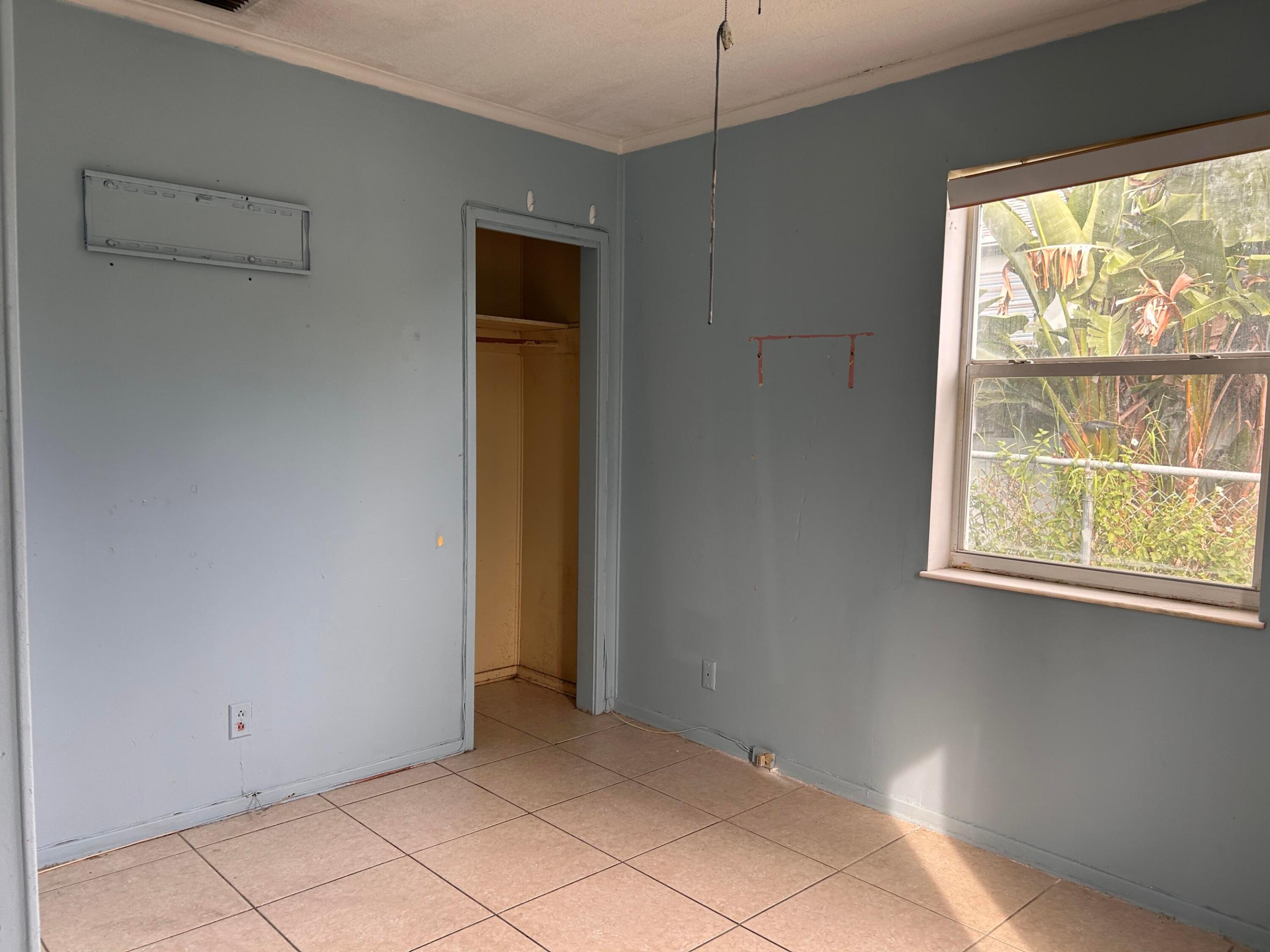 RIVIERA BEACH HEIGHTS ADD 3 - Residential
