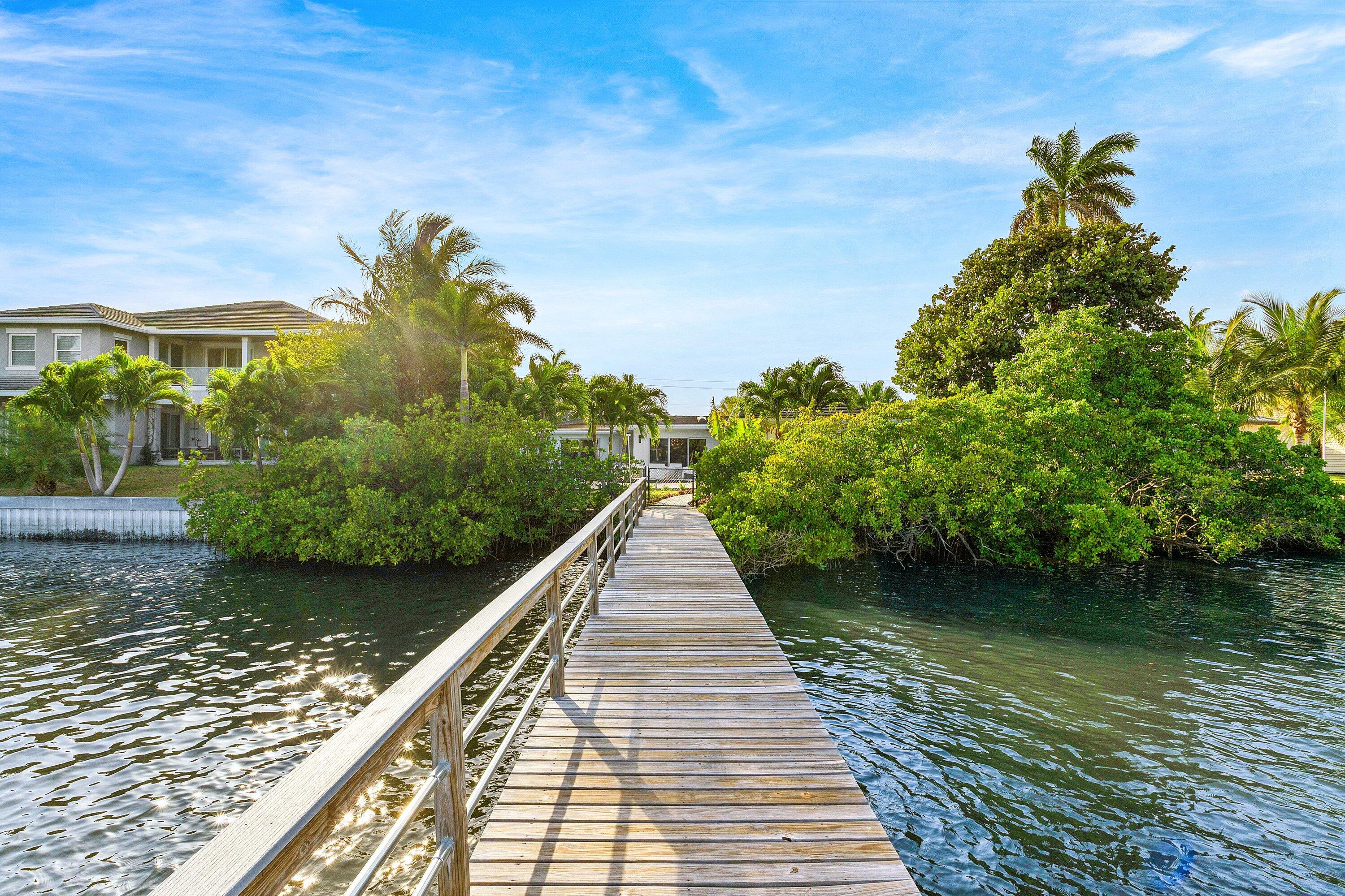 LAKE SHORES LANTANA - Residential