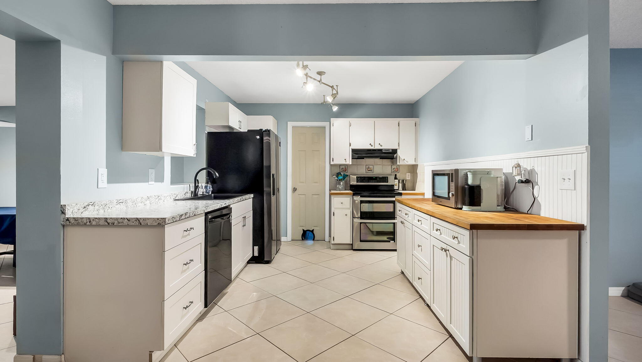 PALM BEACH FARMS CO 3 - Residential