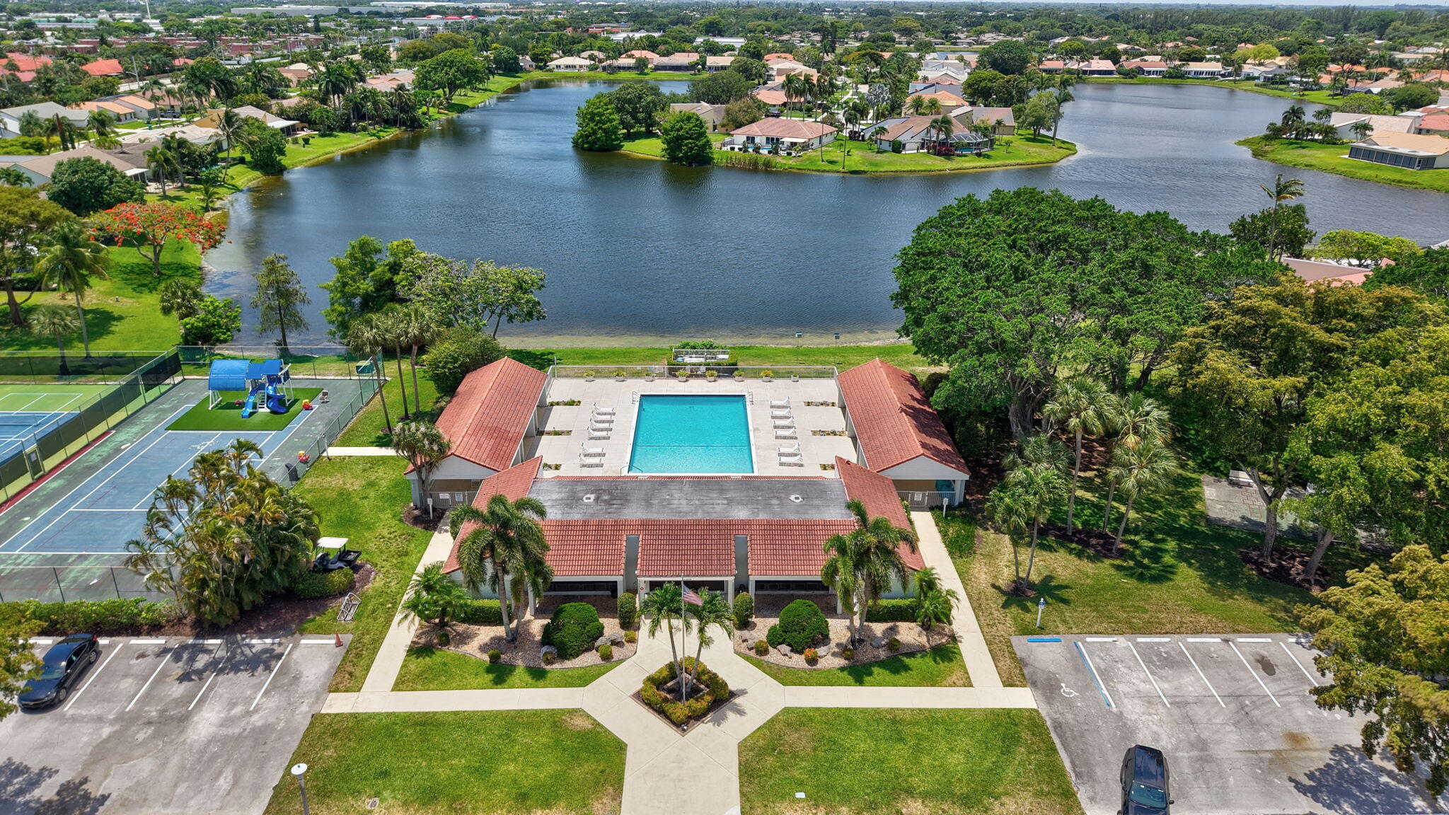 CRANBROOK LAKE ESTATES - Residential
