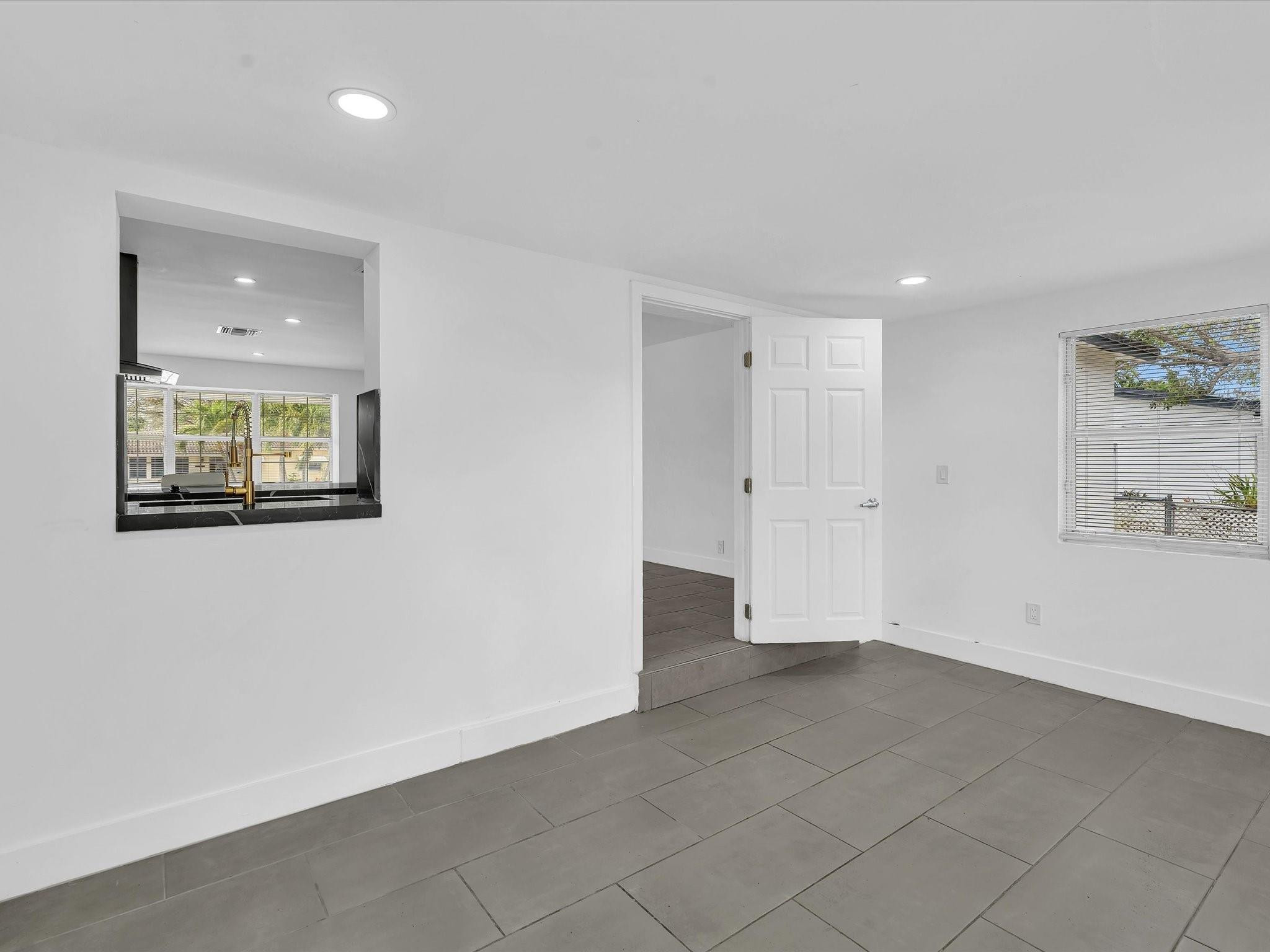 Stirling Lake 48-45 B - Residential