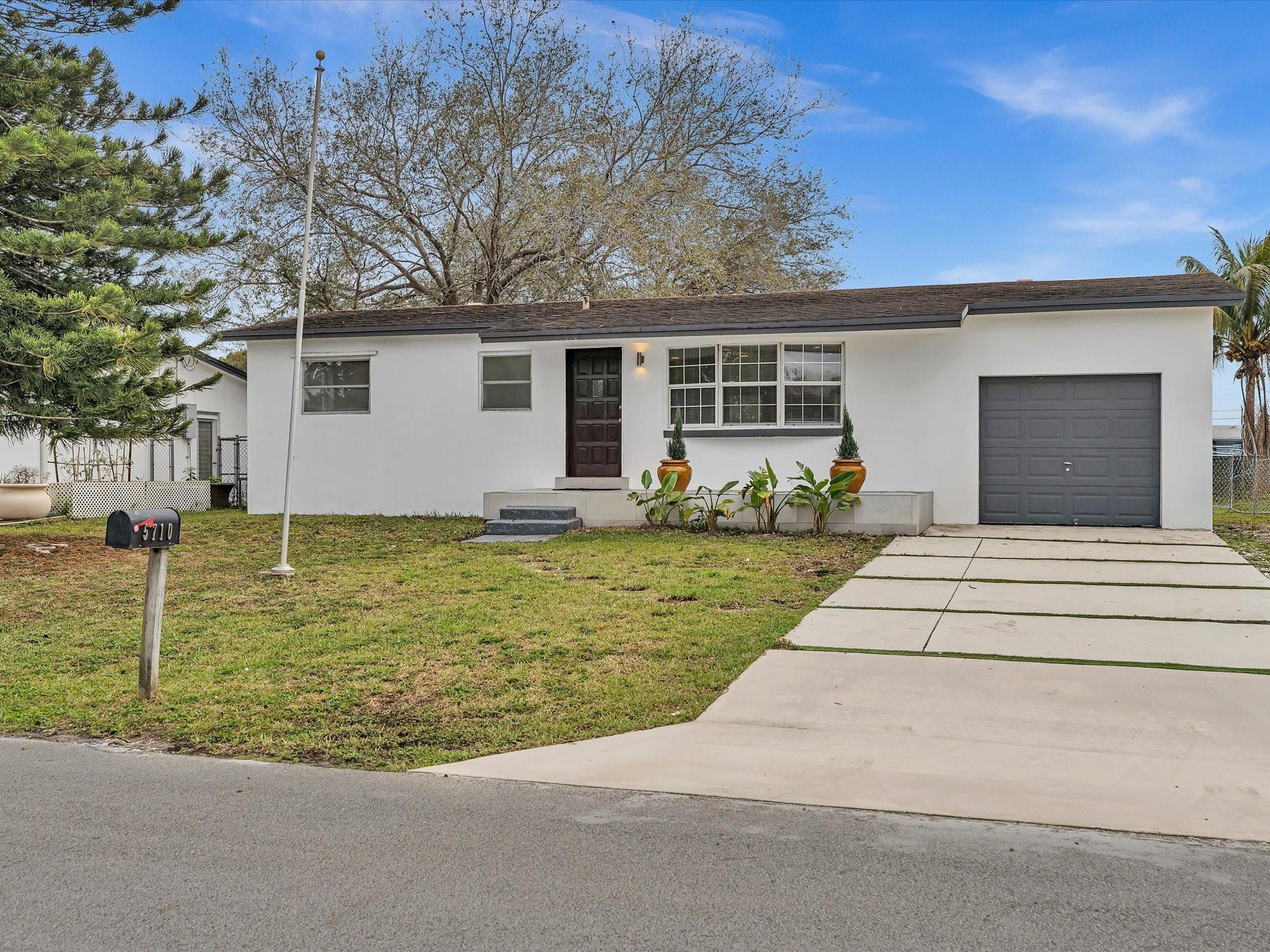 Stirling Lake 48-45 B - Residential