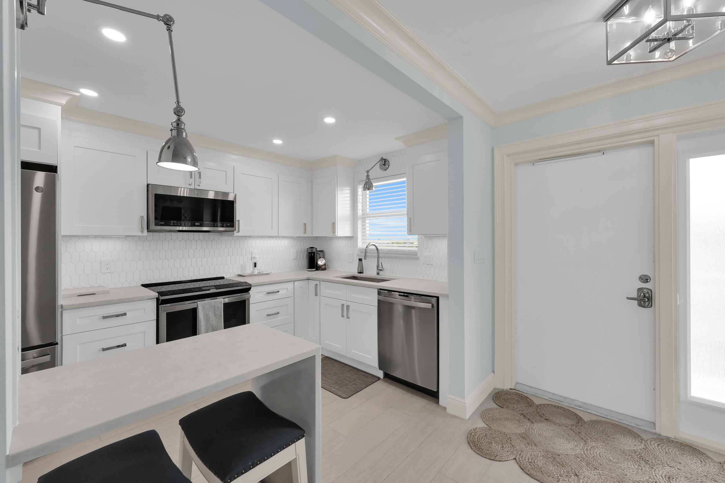 MONTEREY HOUSE CONDO - Residential