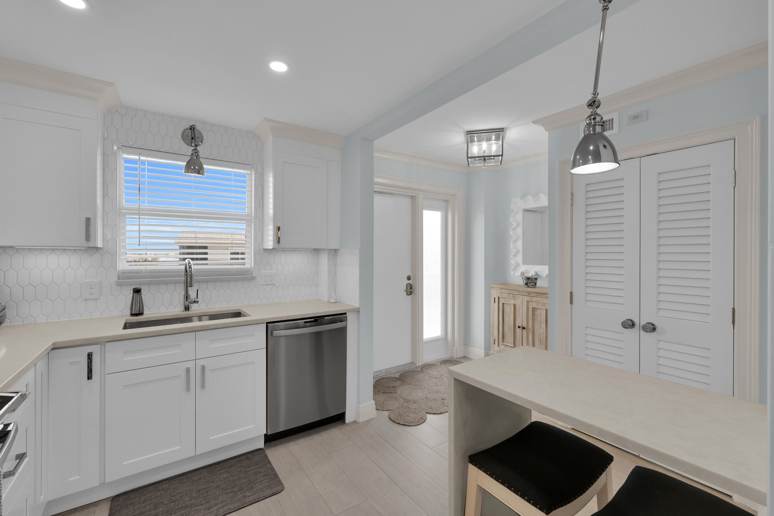 MONTEREY HOUSE CONDO - Residential