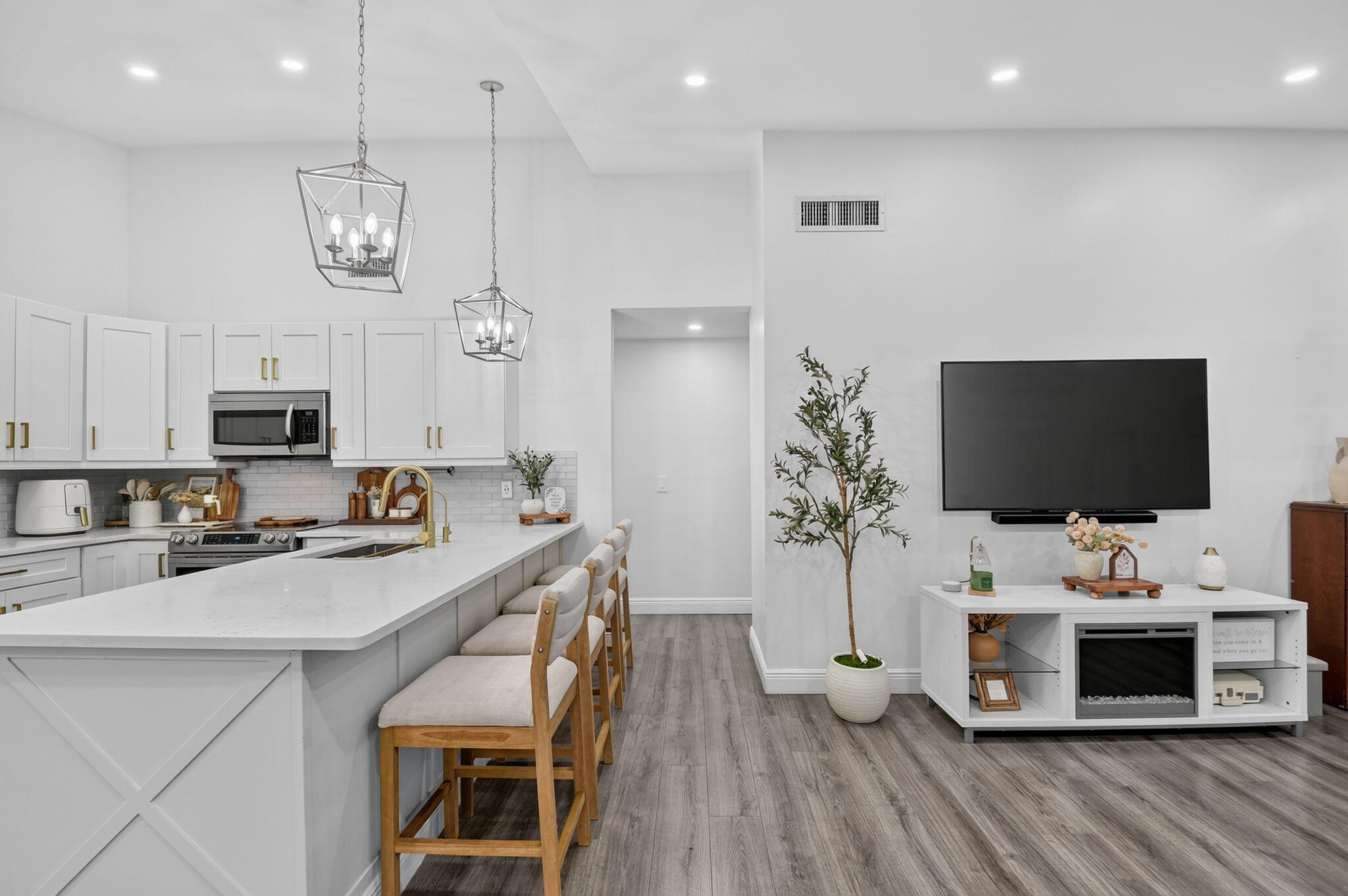 SPRINGDALE HOMES - Residential