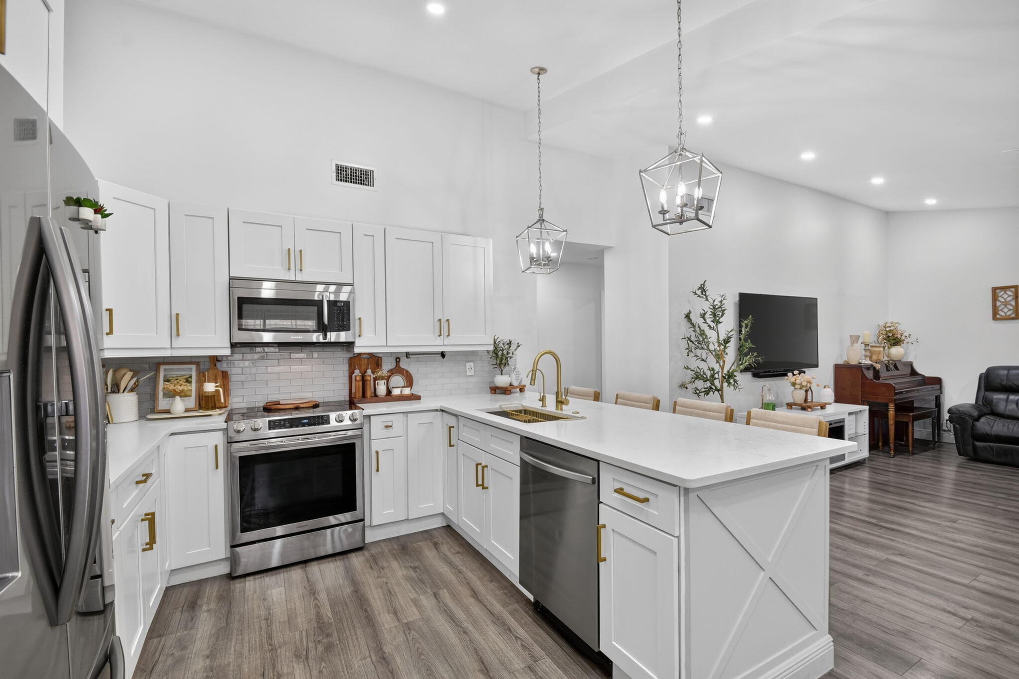 SPRINGDALE HOMES - Residential