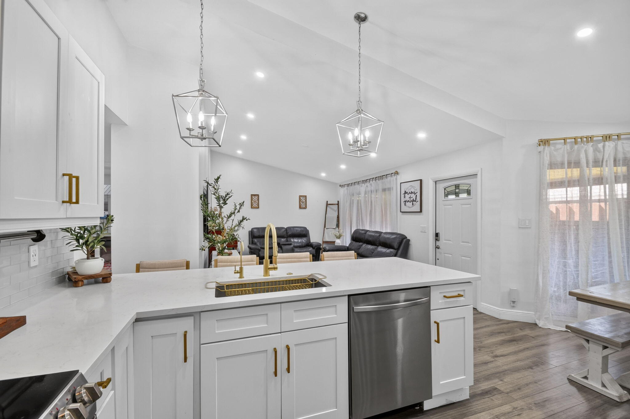SPRINGDALE HOMES - Residential