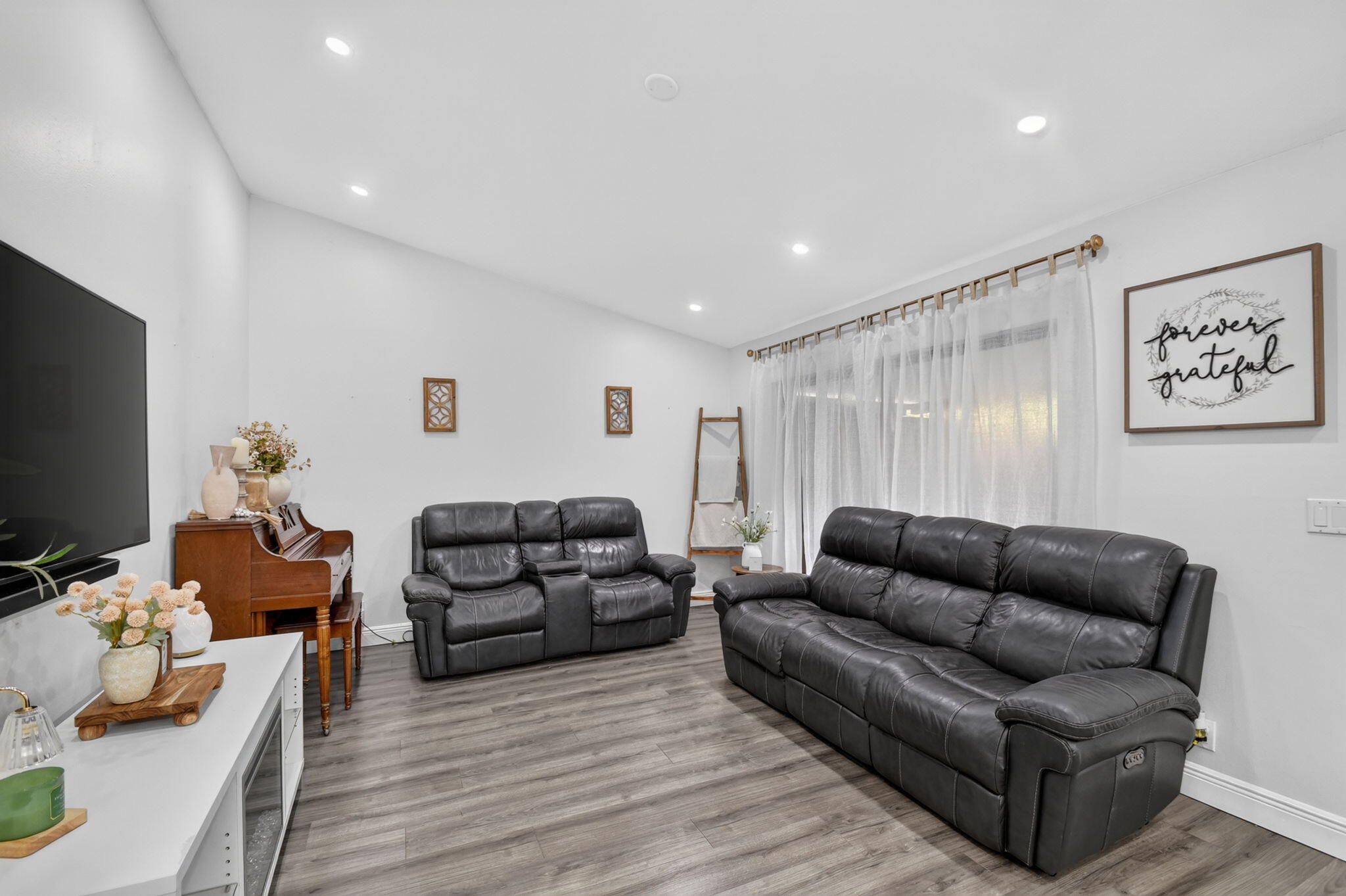 SPRINGDALE HOMES - Residential