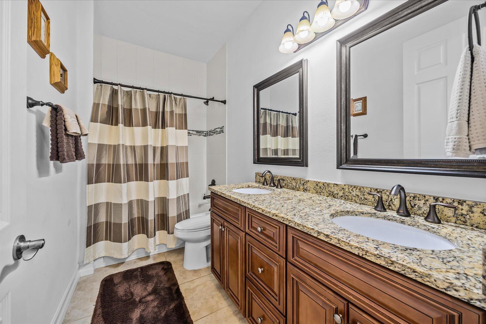 ST ANDREWS TOWNHOMES REPLAT NO 2 - Residential
