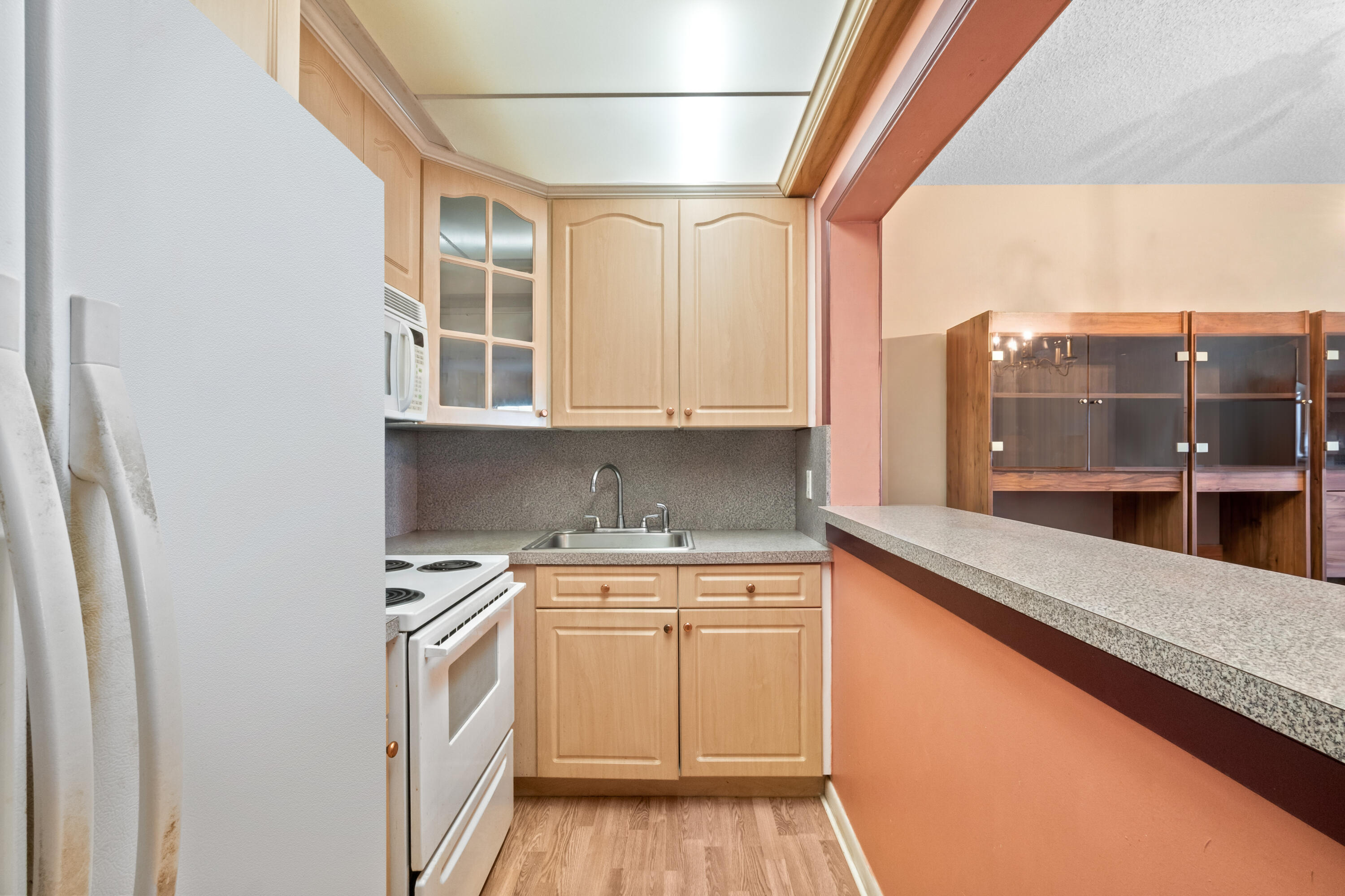 Bright and lovely 1BR/1.5BA co-op in an all-ages community that owns the land! Rent immediately after purchase with the ability to rent 6 months a year, ideal for investors, snowbirds, or full-time living. The furniture negotiable. Updates include A/C (2021) and water heater (2019). Building has reserves, new roof (2026), modernized elevator. One assigned parking space Enjoy amenities like heated pool, sauna, clubhouse, BBQ area, shuffleboard, bocce court, fitness center, and convenient on-site laundry. Prime location east of US-1, walk to Publix and Young Circle or bike to Hollywood Beach; minutes to Dania Pointe, parks, golf, shopping, dining, and Fort Lauderdale-Hollywood International Airport. Move-in ready and priced to sell, your perfect South Florida getaway awaits! Please allow 24 hours' notice for showings.