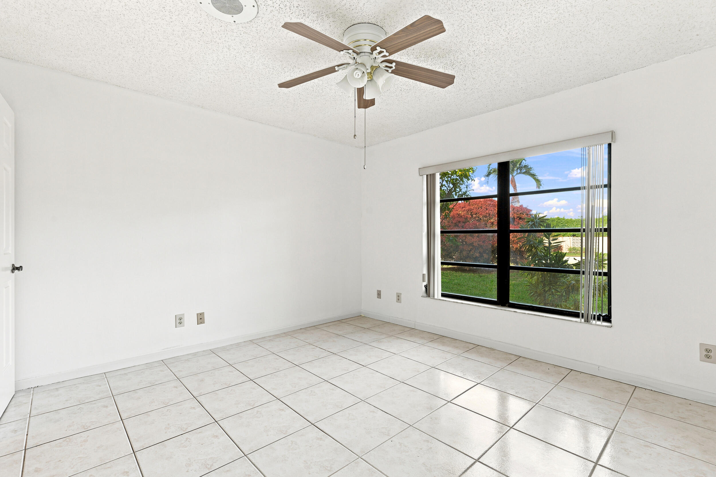 PALM BEACH NATL GOLF AND COUNTRY CLUB ESTATES 3A - Residential