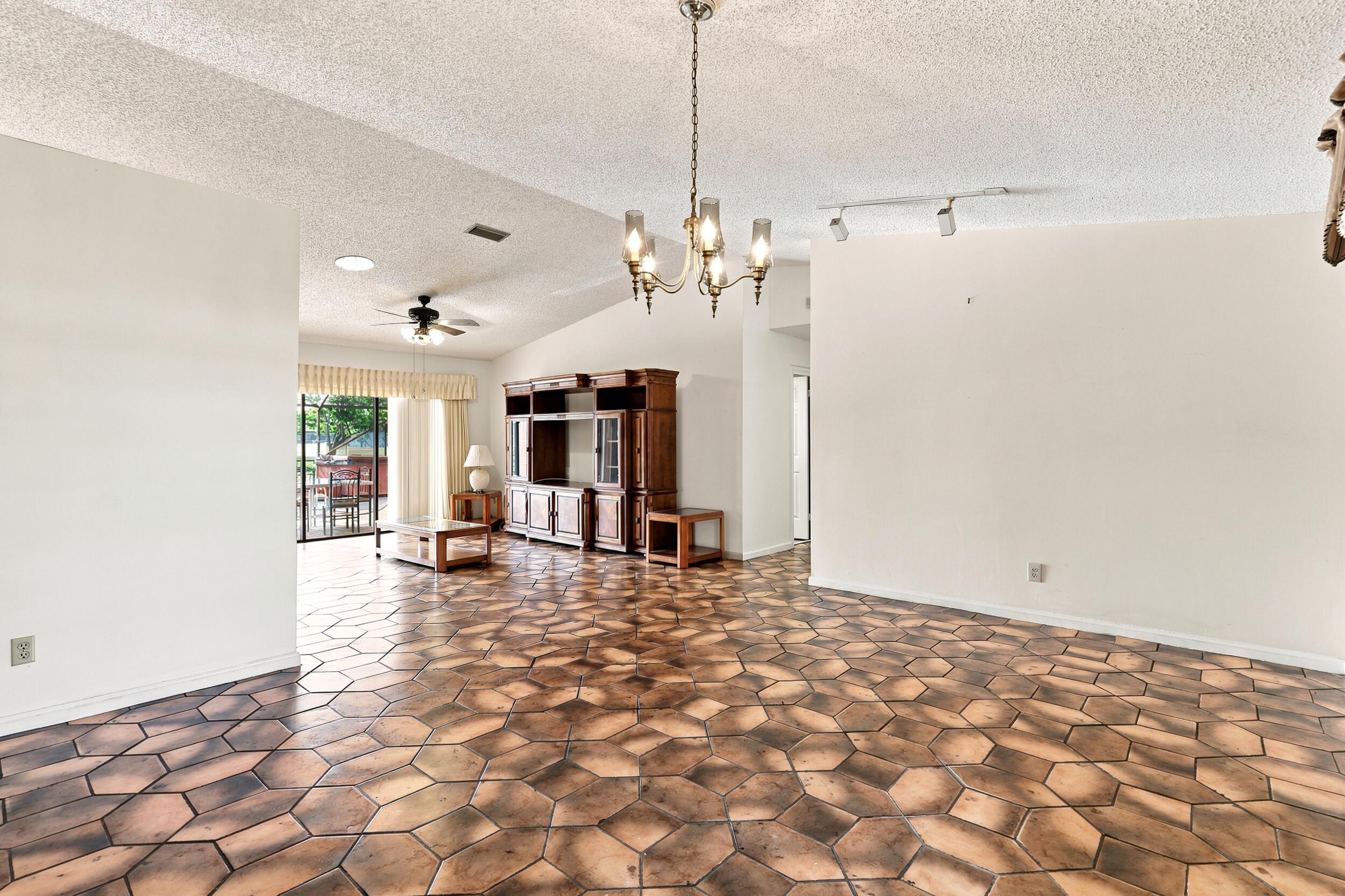 PALM BEACH NATL GOLF AND COUNTRY CLUB ESTATES 3A - Residential
