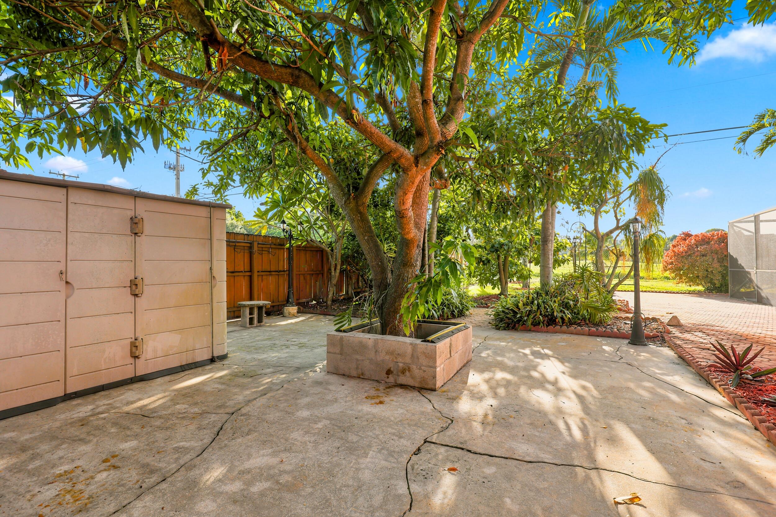 PALM BEACH NATL GOLF AND COUNTRY CLUB ESTATES 3A - Residential