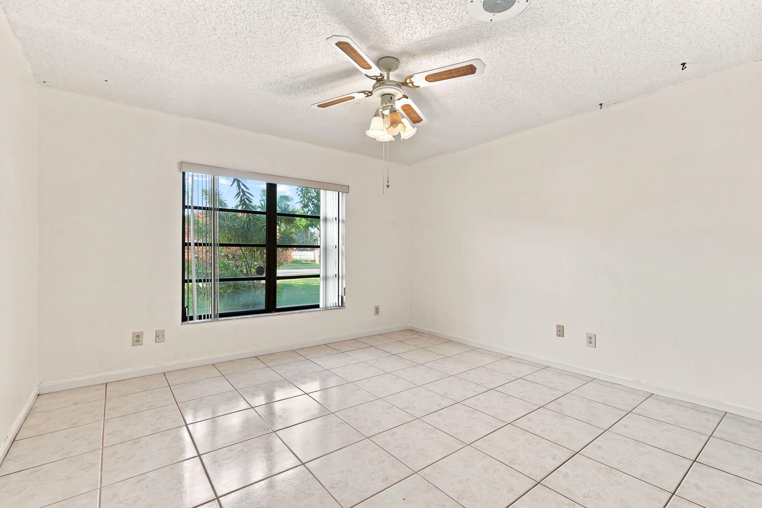 PALM BEACH NATL GOLF AND COUNTRY CLUB ESTATES 3A - Residential