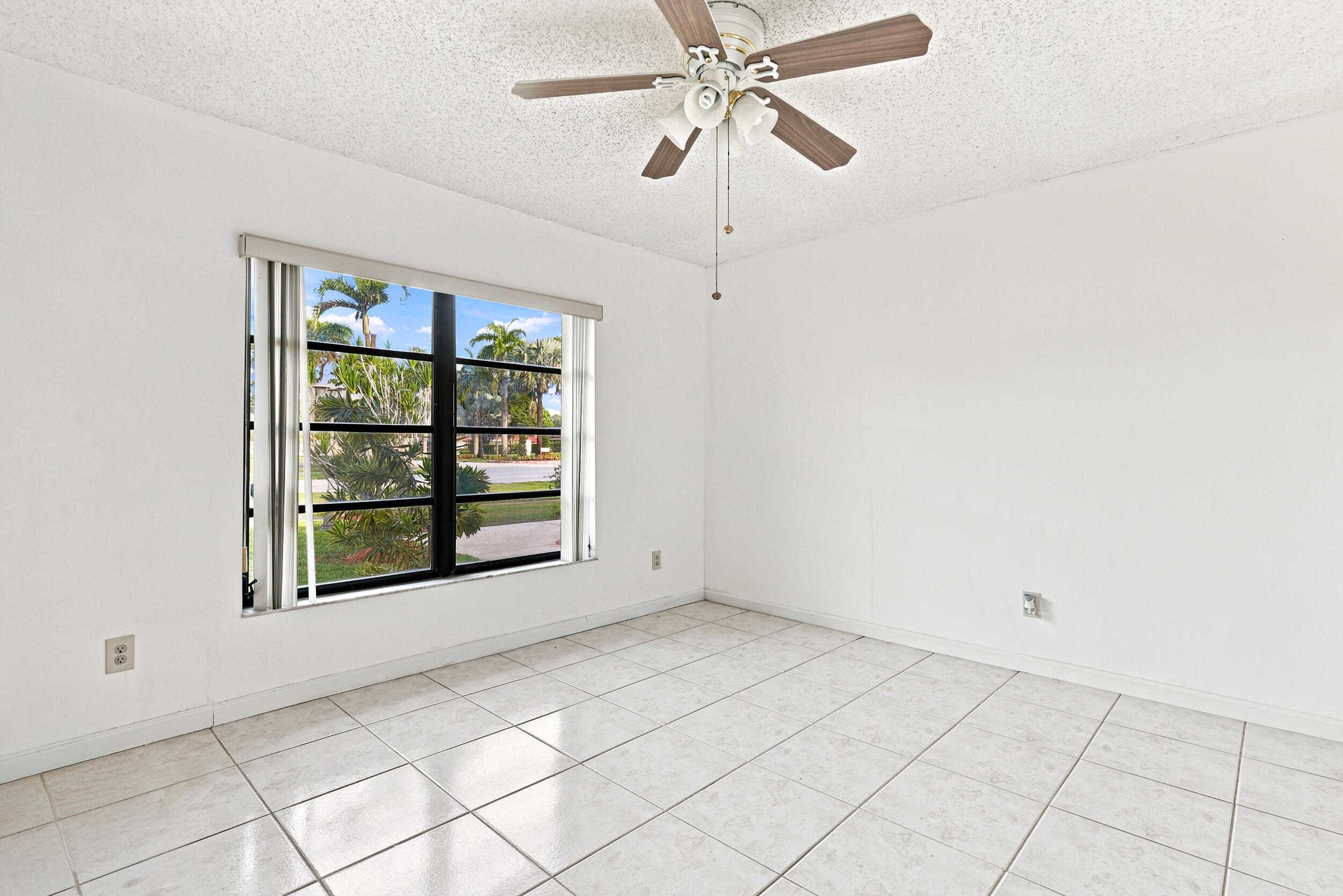 PALM BEACH NATL GOLF AND COUNTRY CLUB ESTATES 3A - Residential