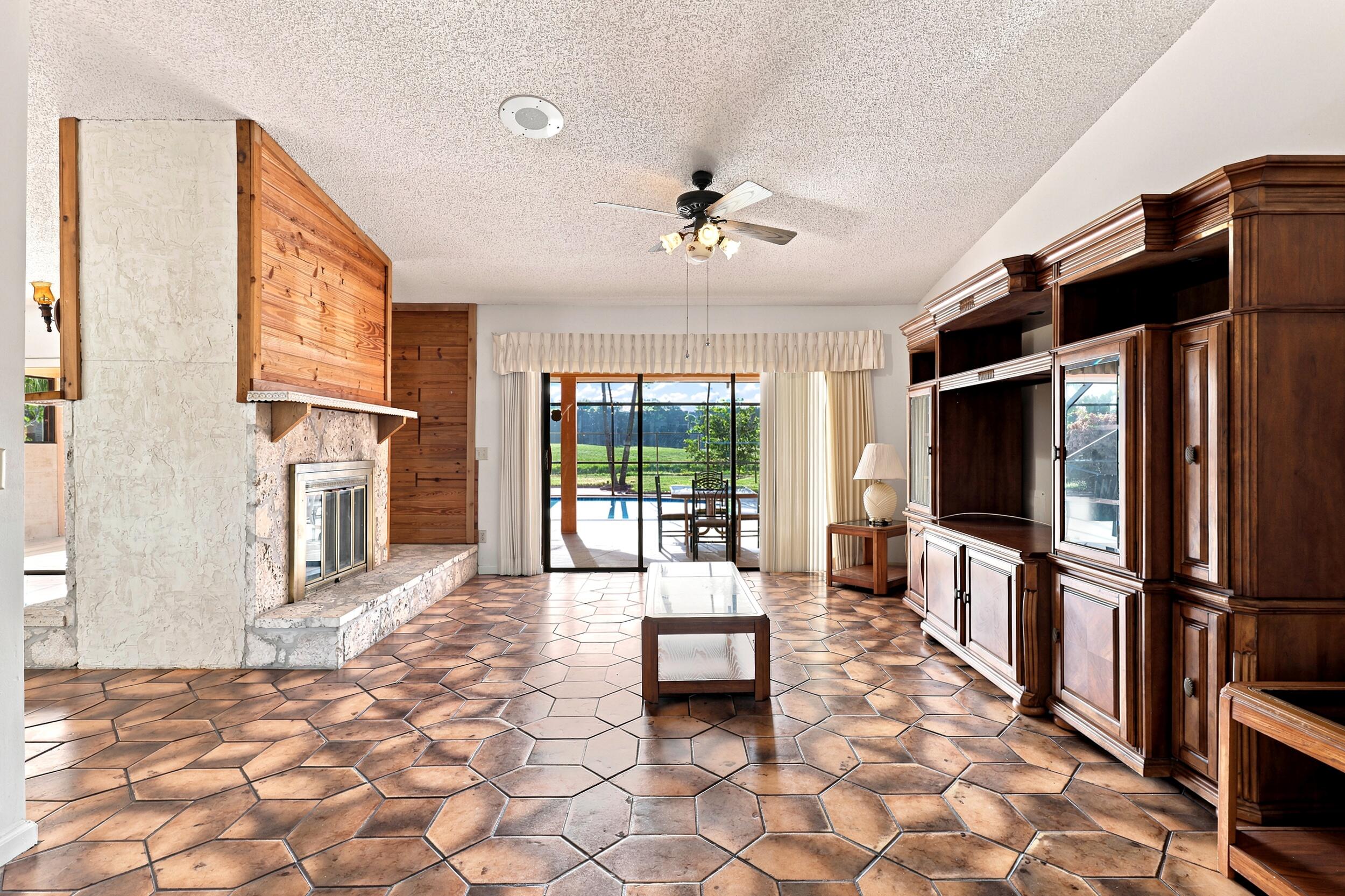 PALM BEACH NATL GOLF AND COUNTRY CLUB ESTATES 3A - Residential
