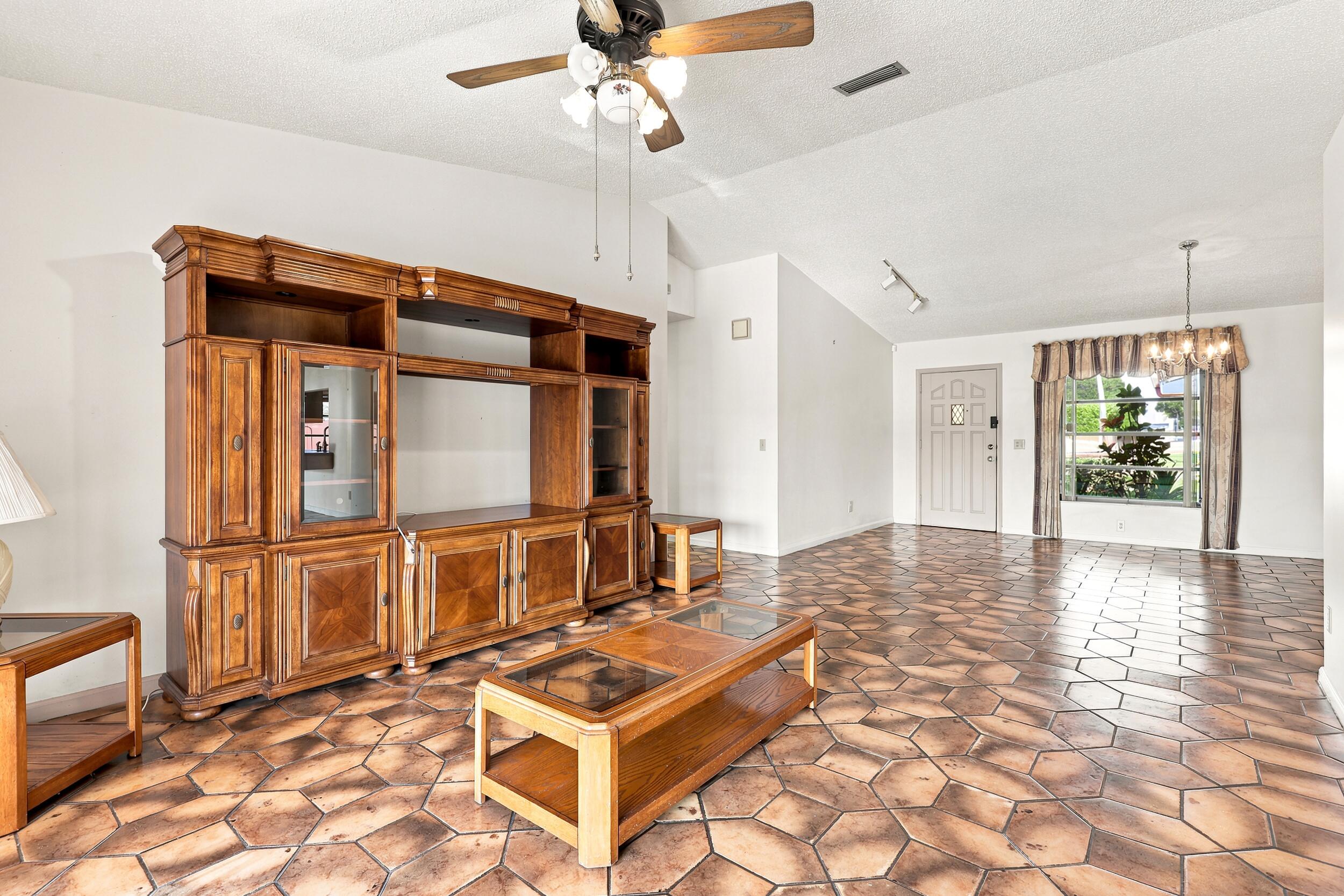 PALM BEACH NATL GOLF AND COUNTRY CLUB ESTATES 3A - Residential