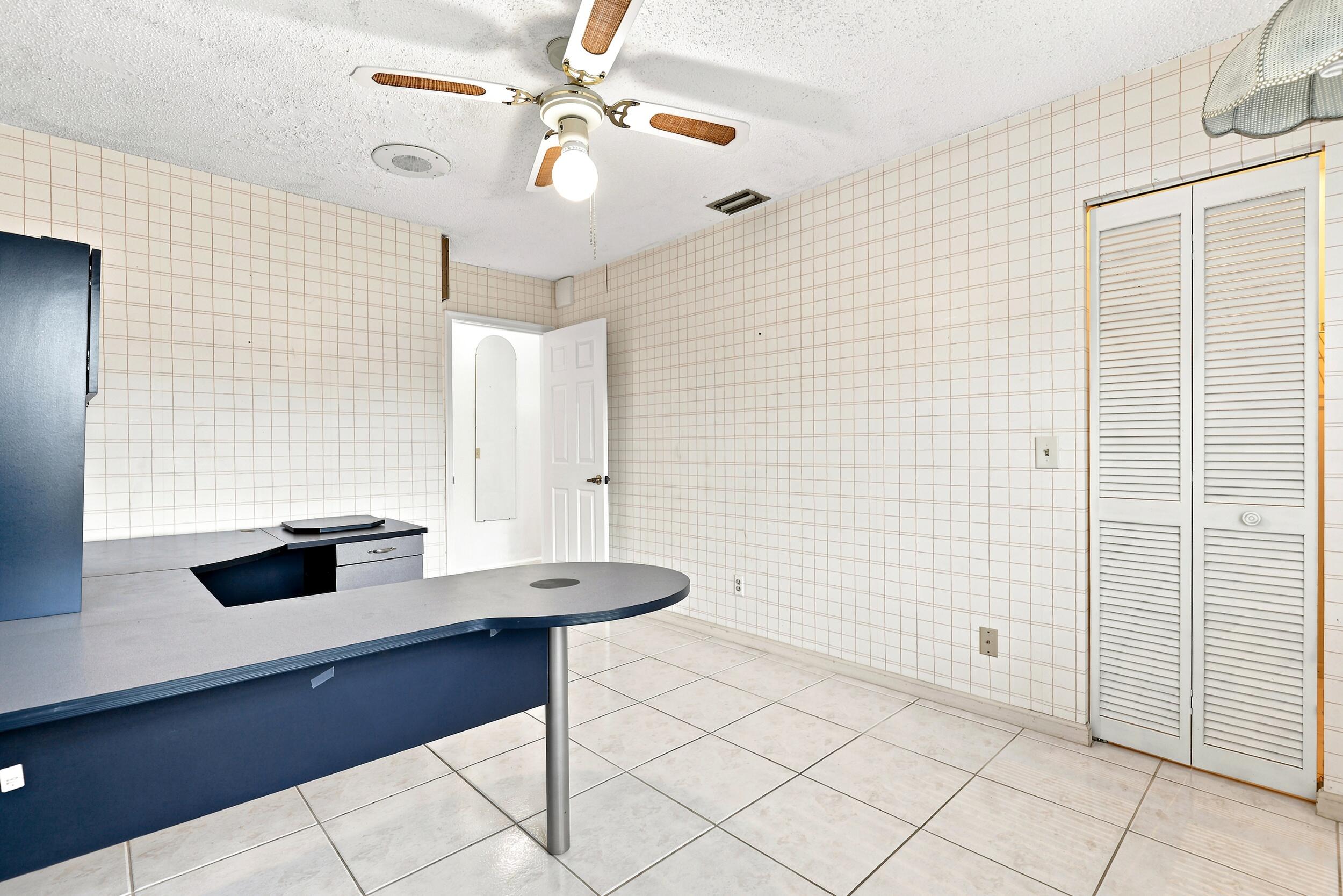 PALM BEACH NATL GOLF AND COUNTRY CLUB ESTATES 3A - Residential