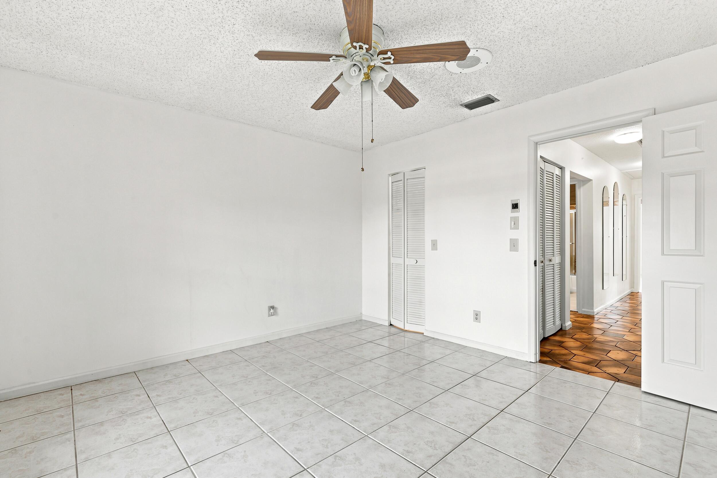 PALM BEACH NATL GOLF AND COUNTRY CLUB ESTATES 3A - Residential