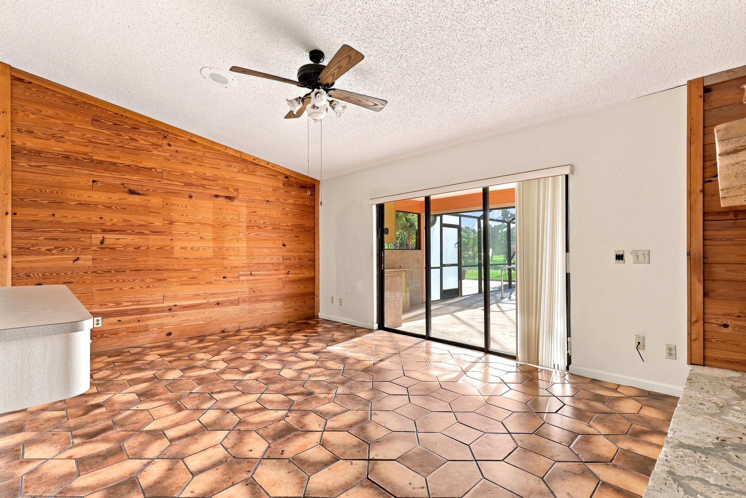 PALM BEACH NATL GOLF AND COUNTRY CLUB ESTATES 3A - Residential