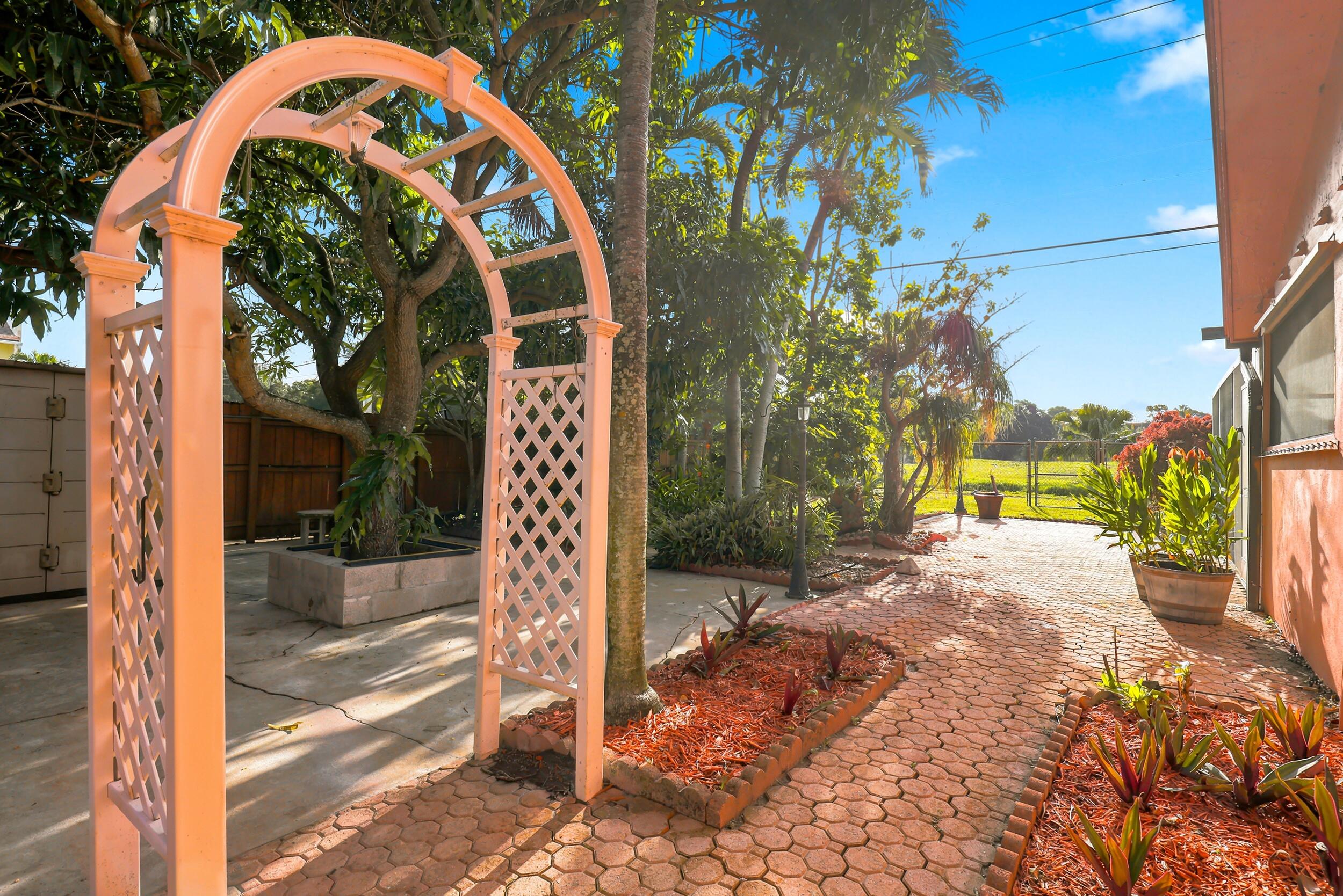 PALM BEACH NATL GOLF AND COUNTRY CLUB ESTATES 3A - Residential