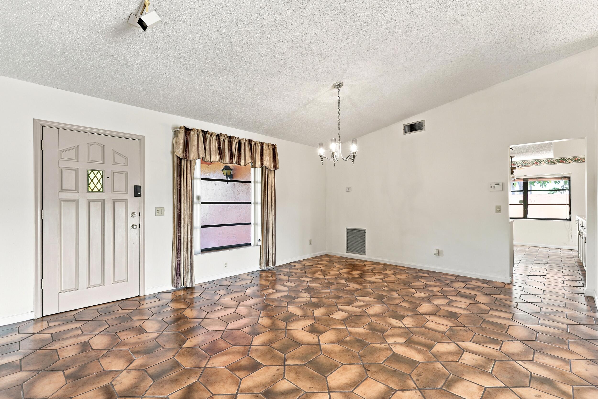 PALM BEACH NATL GOLF AND COUNTRY CLUB ESTATES 3A - Residential