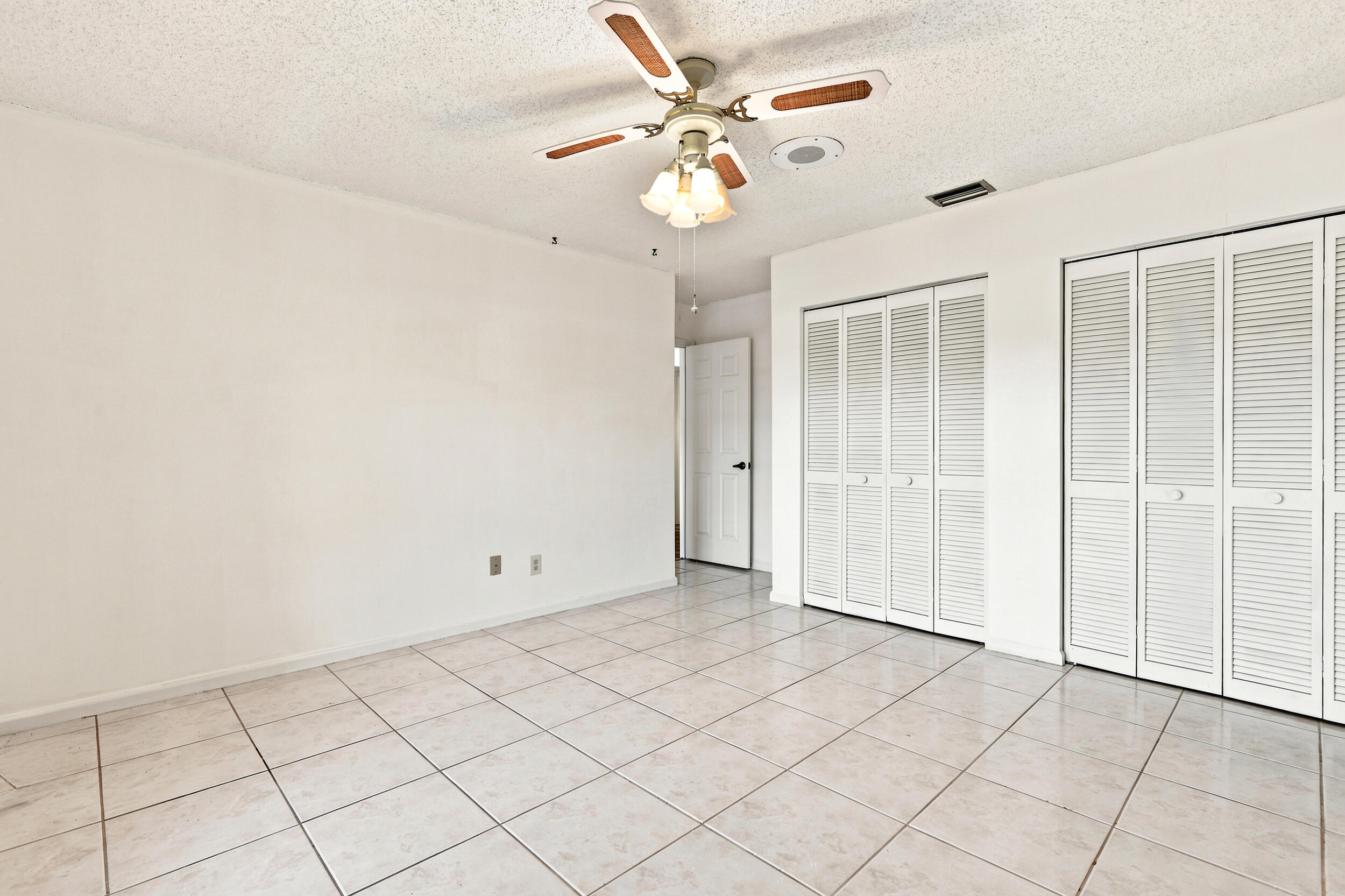 PALM BEACH NATL GOLF AND COUNTRY CLUB ESTATES 3A - Residential