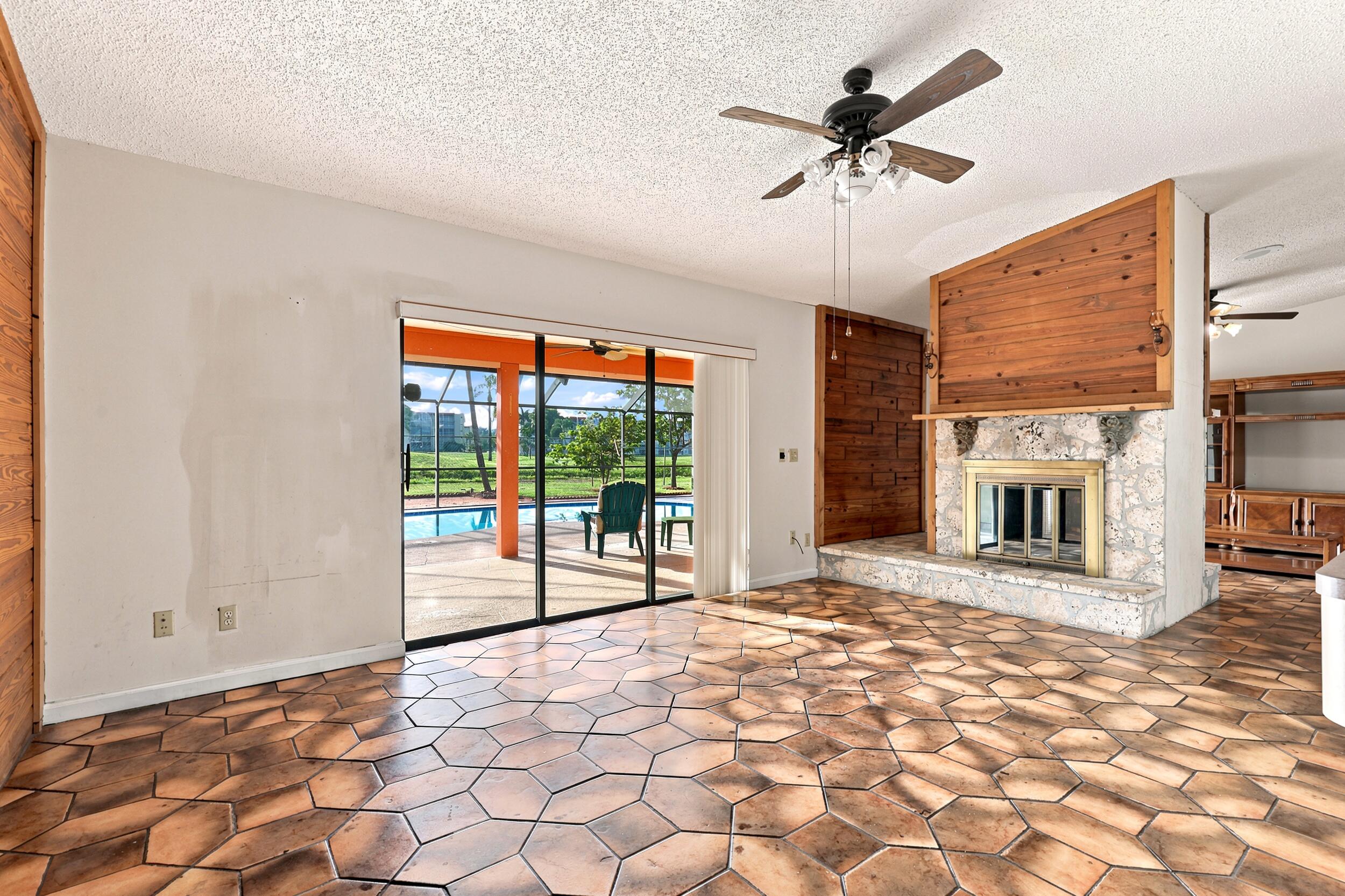 PALM BEACH NATL GOLF AND COUNTRY CLUB ESTATES 3A - Residential