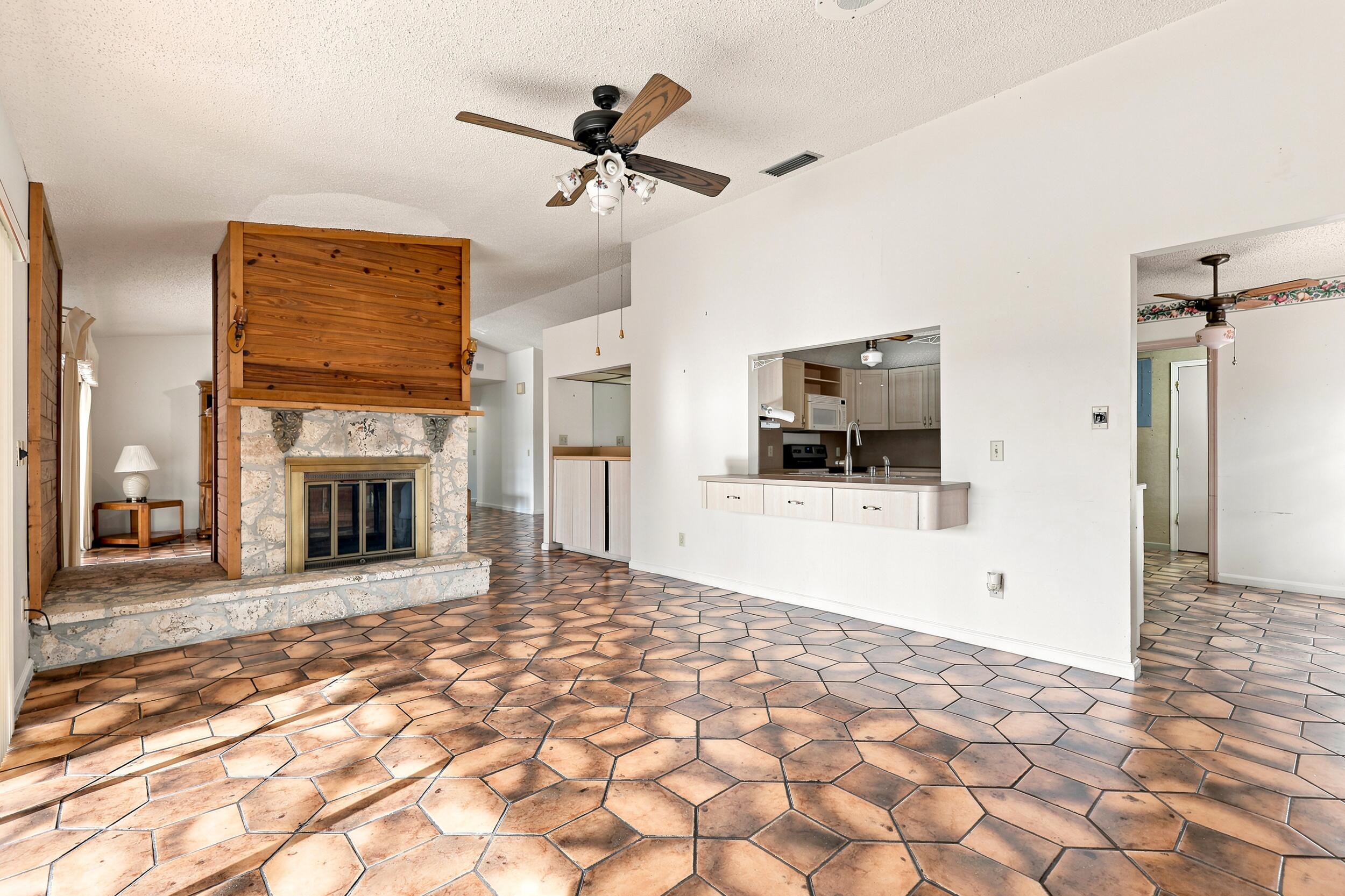 PALM BEACH NATL GOLF AND COUNTRY CLUB ESTATES 3A - Residential