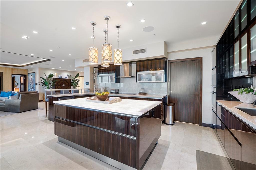LAS OLAS BEACH CLUB - Residential