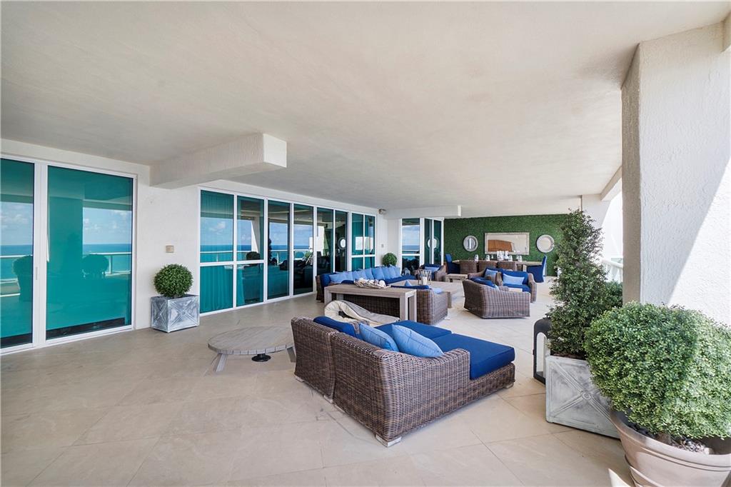 LAS OLAS BEACH CLUB - Residential