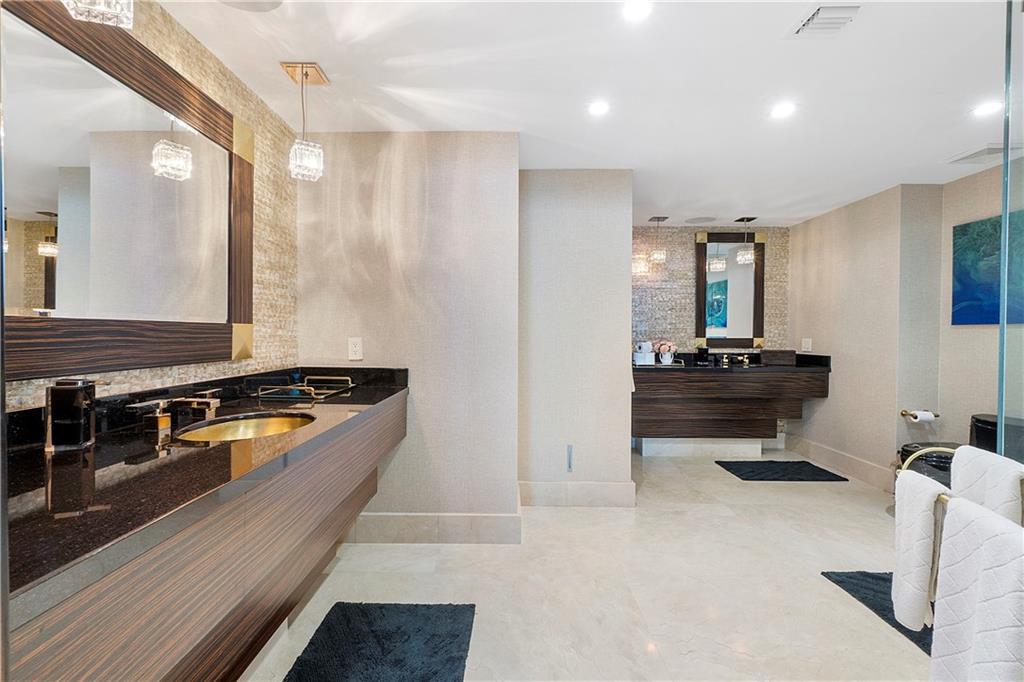 LAS OLAS BEACH CLUB - Residential