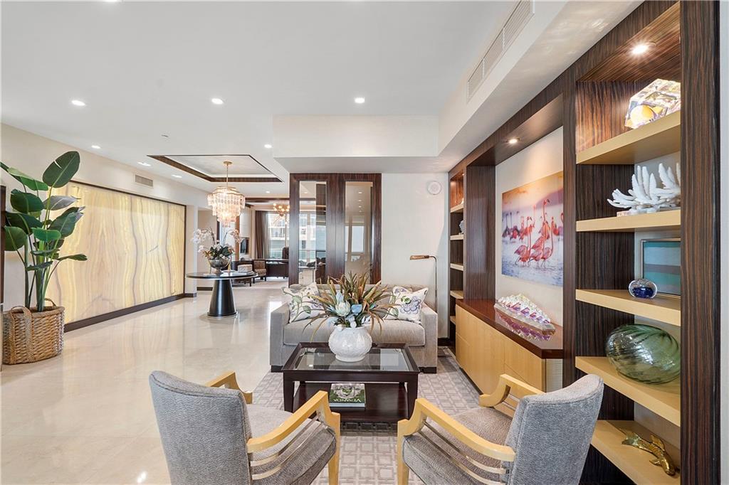 LAS OLAS BEACH CLUB - Residential