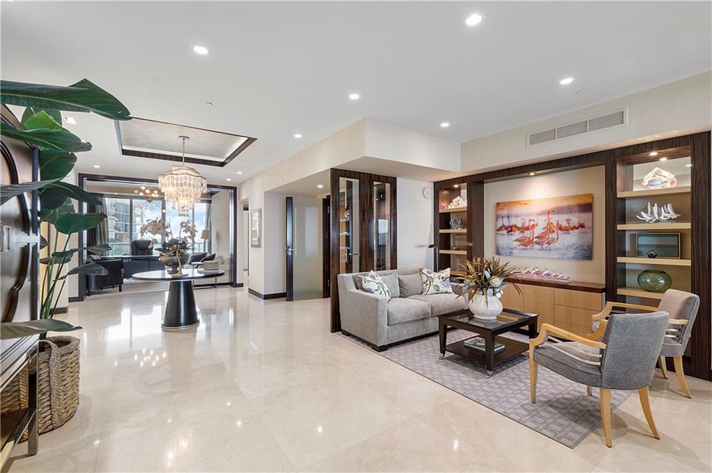 LAS OLAS BEACH CLUB - Residential