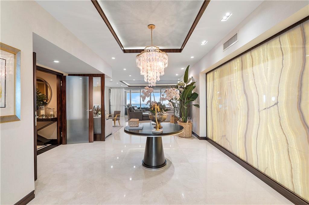LAS OLAS BEACH CLUB - Residential