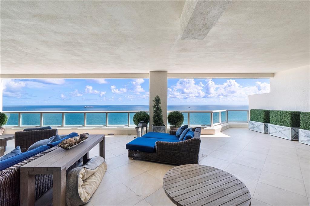 LAS OLAS BEACH CLUB - Residential