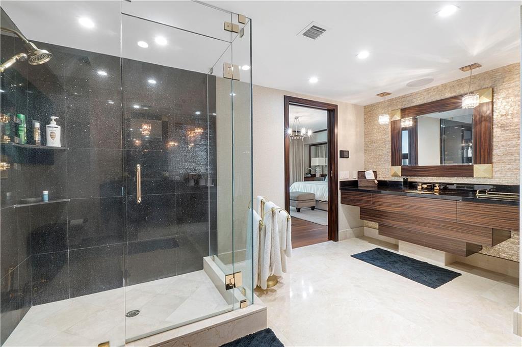 LAS OLAS BEACH CLUB - Residential