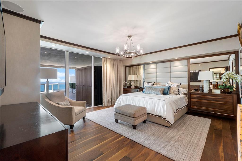 LAS OLAS BEACH CLUB - Residential