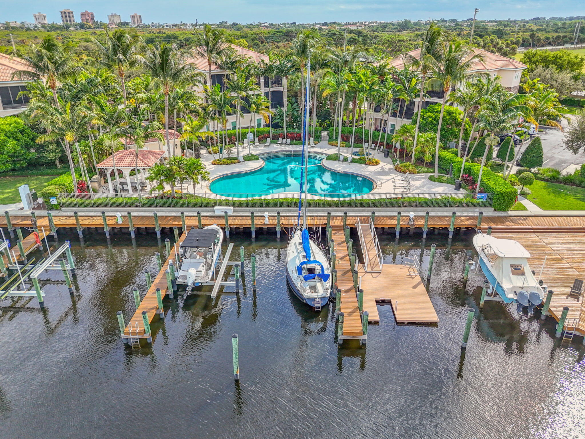 CARRIAGE HOMES AT FRENCHMANS HARBOR CONDO - Residential