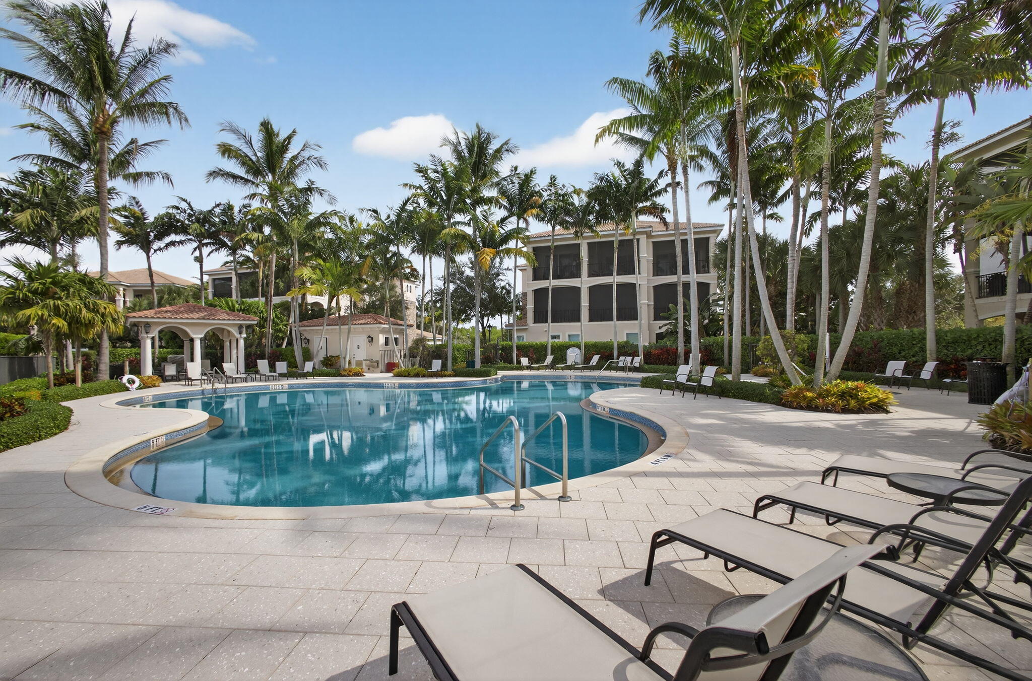 CARRIAGE HOMES AT FRENCHMANS HARBOR CONDO - Residential