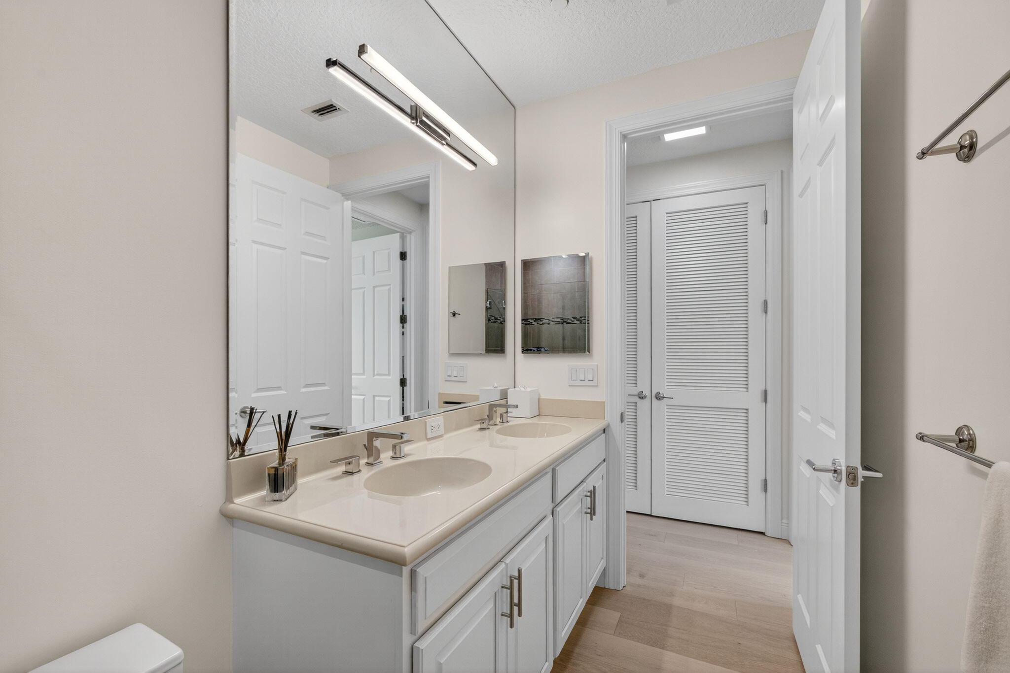 CARRIAGE HOMES AT FRENCHMANS HARBOR CONDO - Residential