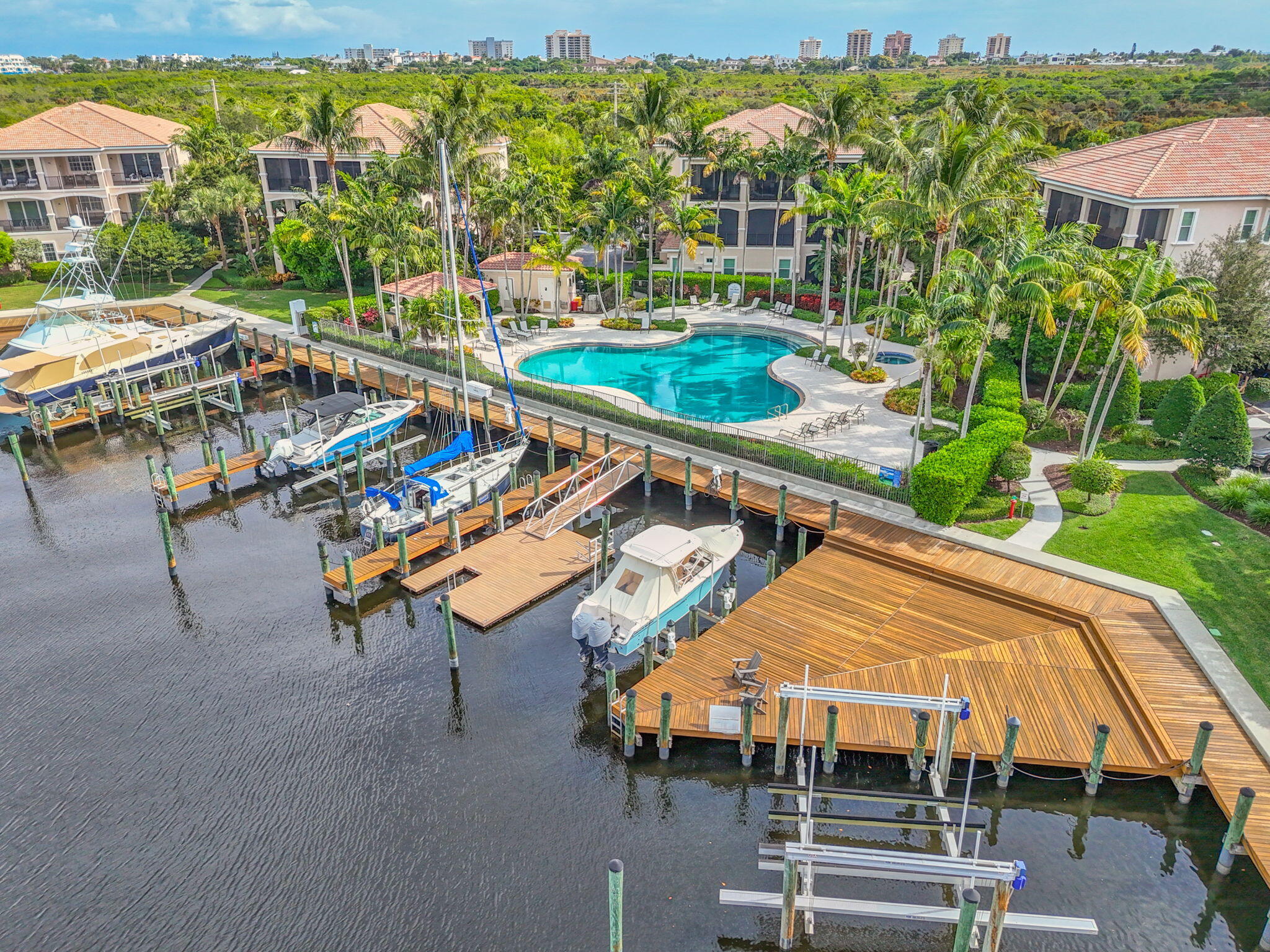 CARRIAGE HOMES AT FRENCHMANS HARBOR CONDO - Residential