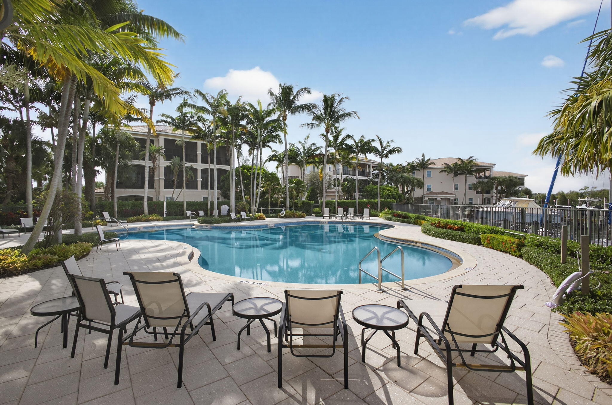 CARRIAGE HOMES AT FRENCHMANS HARBOR CONDO - Residential