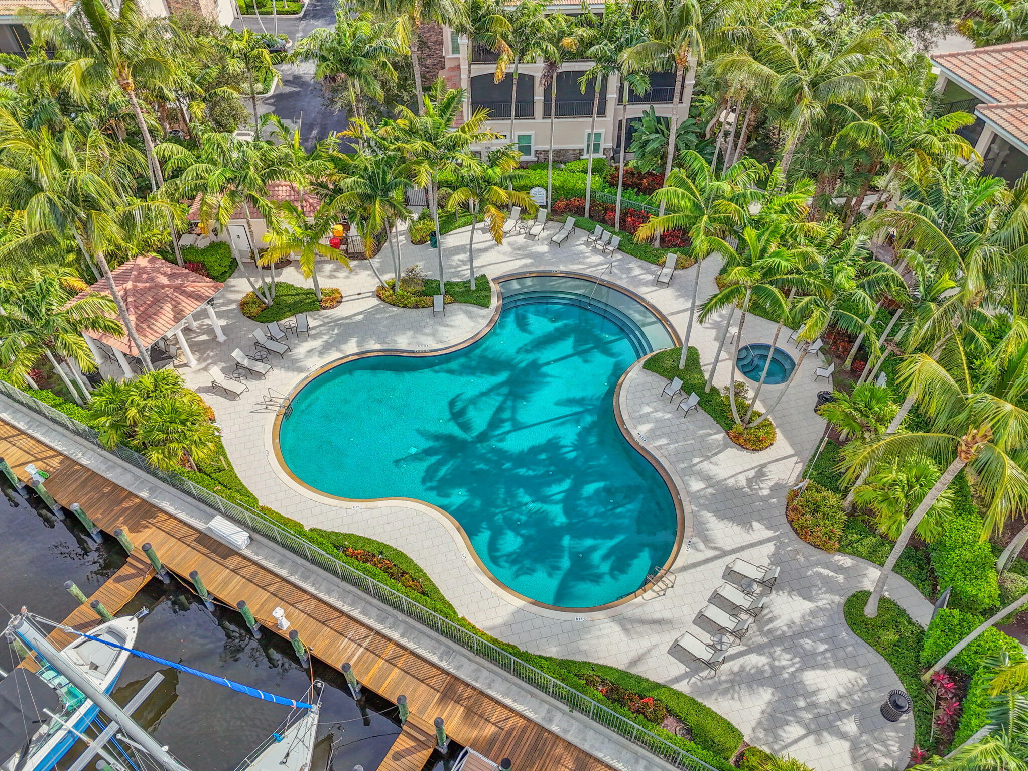 CARRIAGE HOMES AT FRENCHMANS HARBOR CONDO - Residential