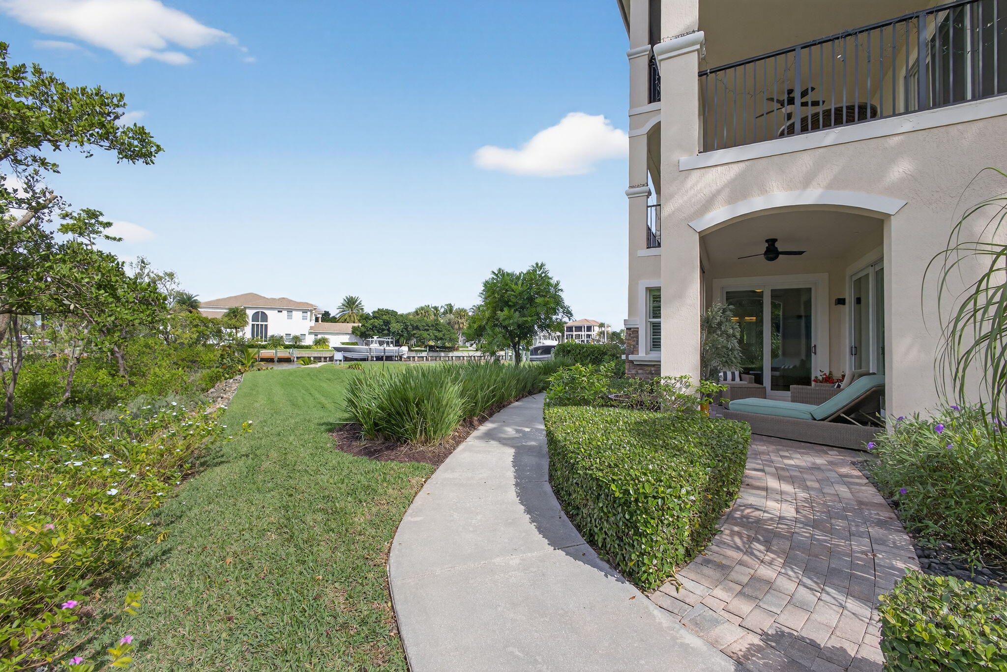 CARRIAGE HOMES AT FRENCHMANS HARBOR CONDO - Residential
