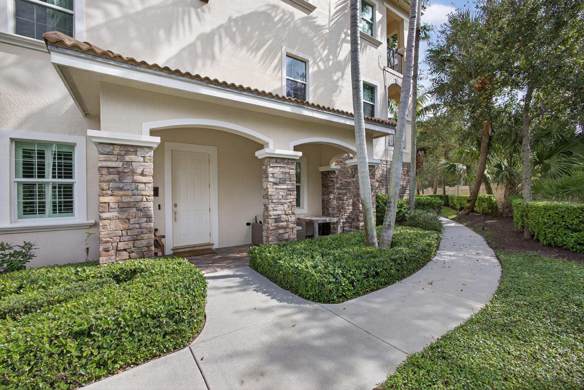 CARRIAGE HOMES AT FRENCHMANS HARBOR CONDO - Residential